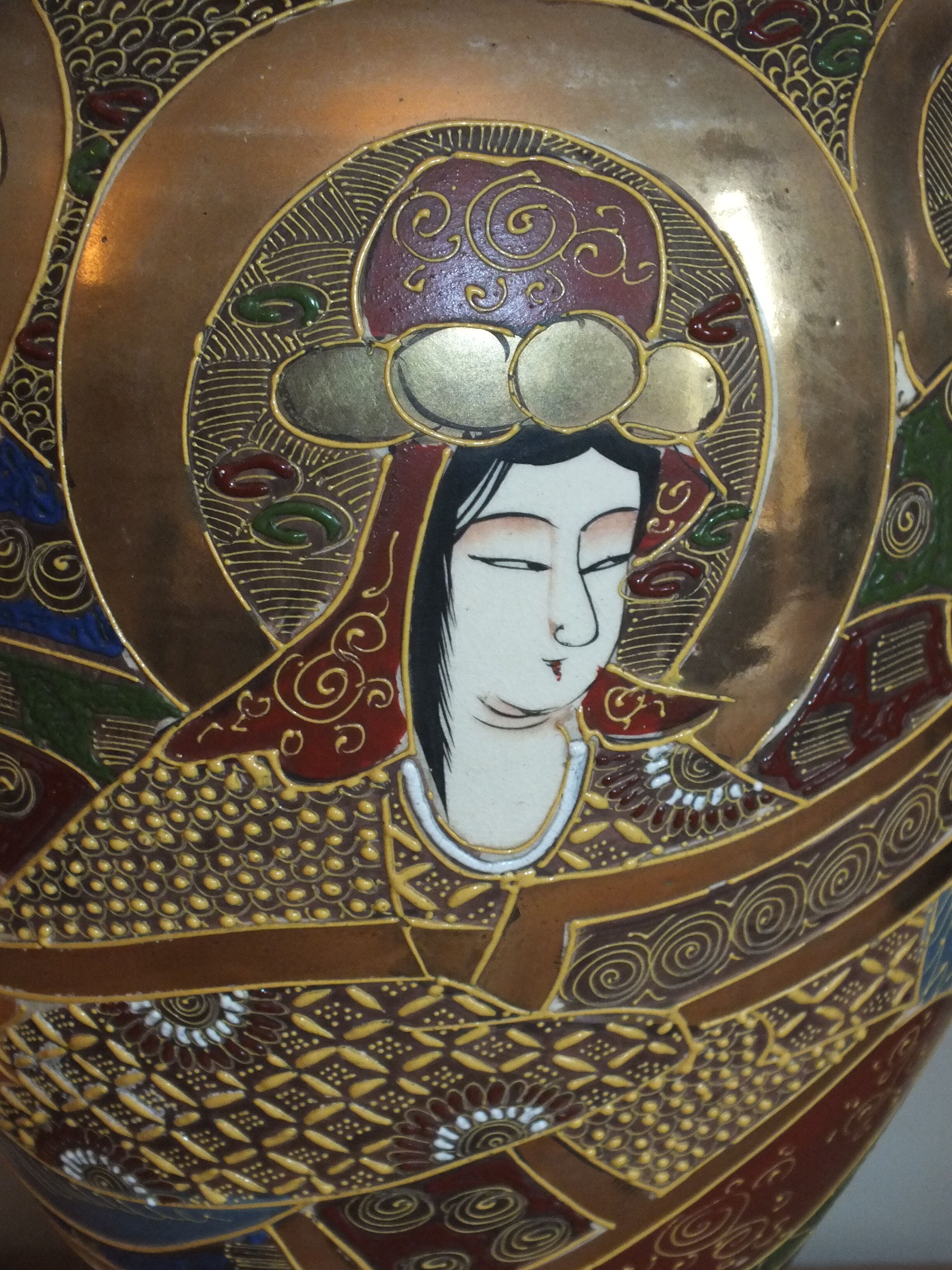 Pair of old Japan Satsuma vases, signed and enamelled