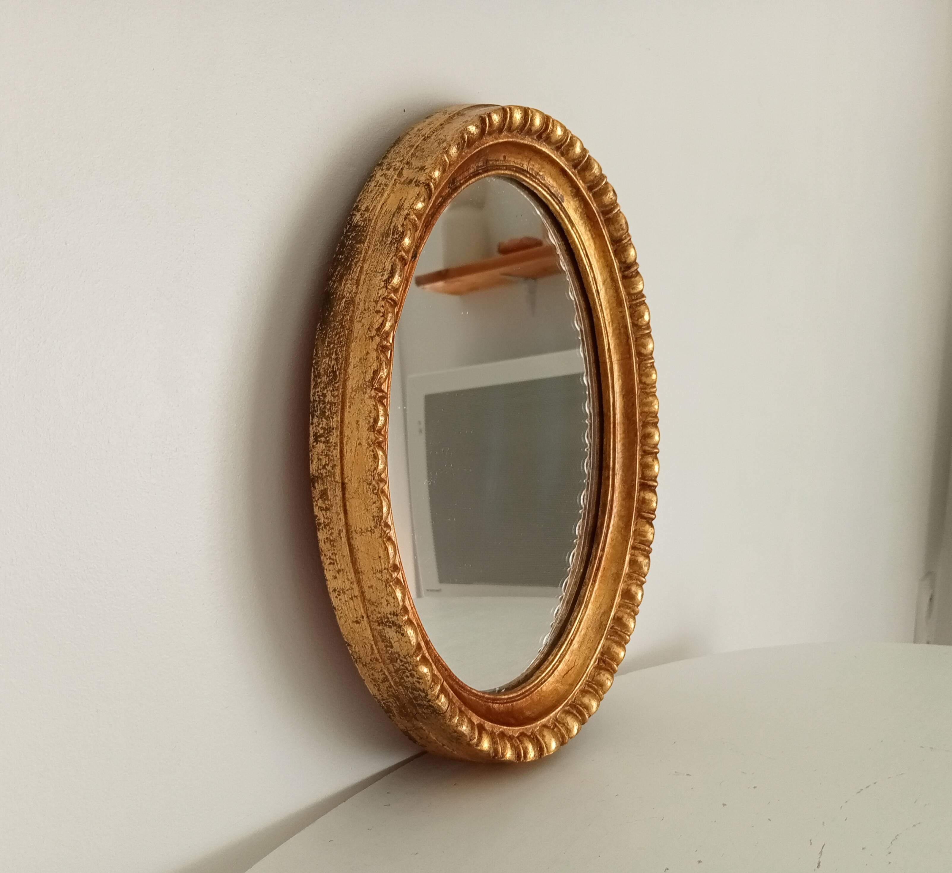 Miroir ovale italien vintage en bois doré