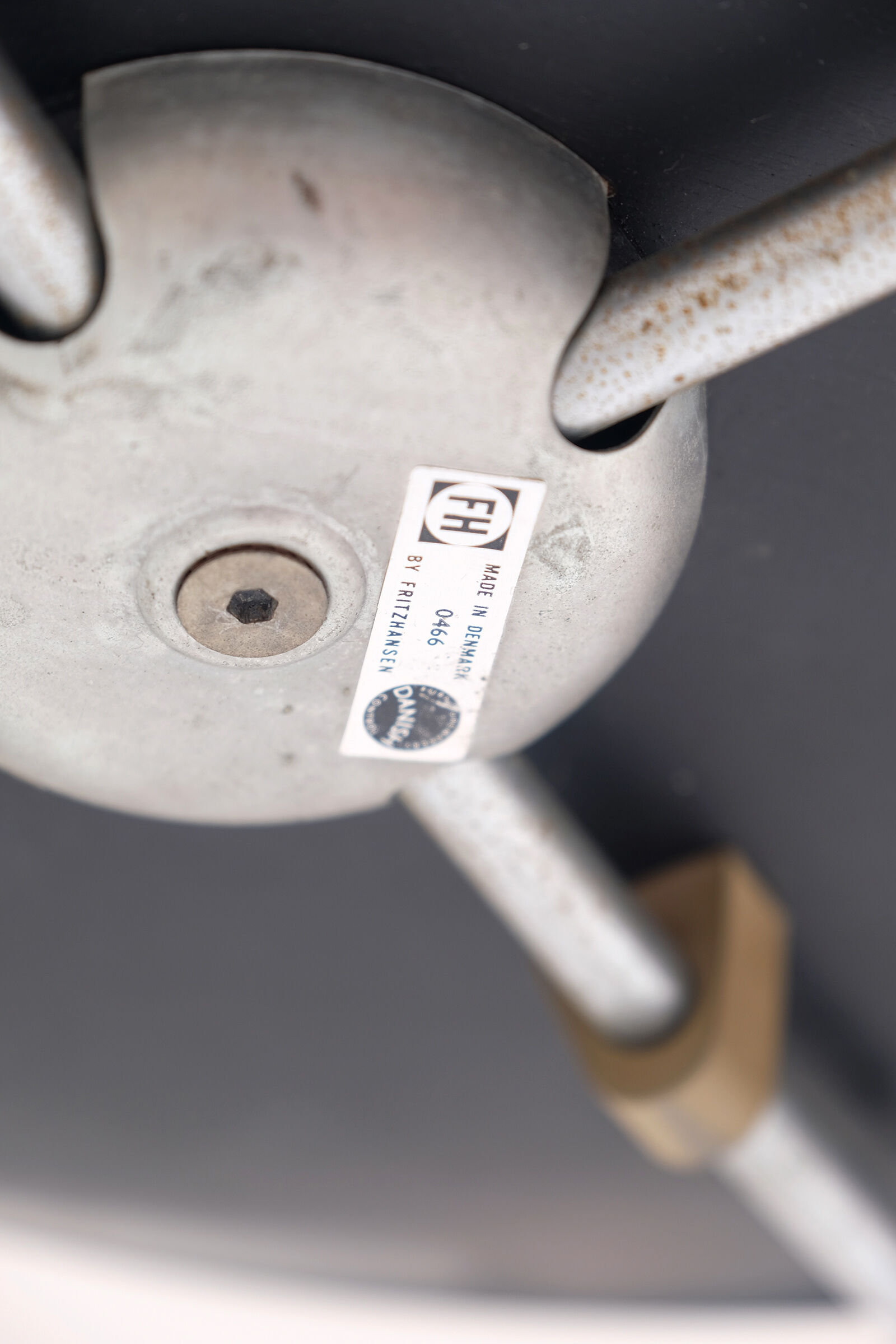 3107 series butterfly chair by Arne Jacobsen for Fritz Hansen