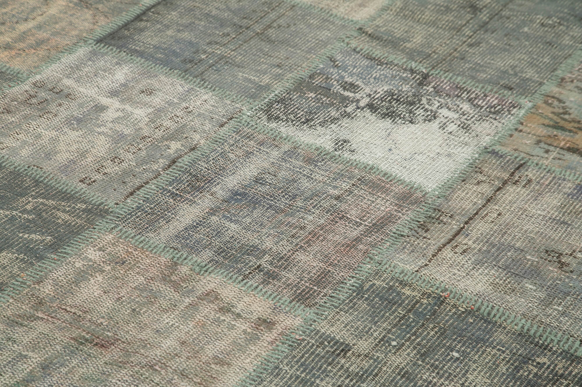 Hand-knotted anatolian contemporary 196 cm x 301 cm grey patchwork carpet