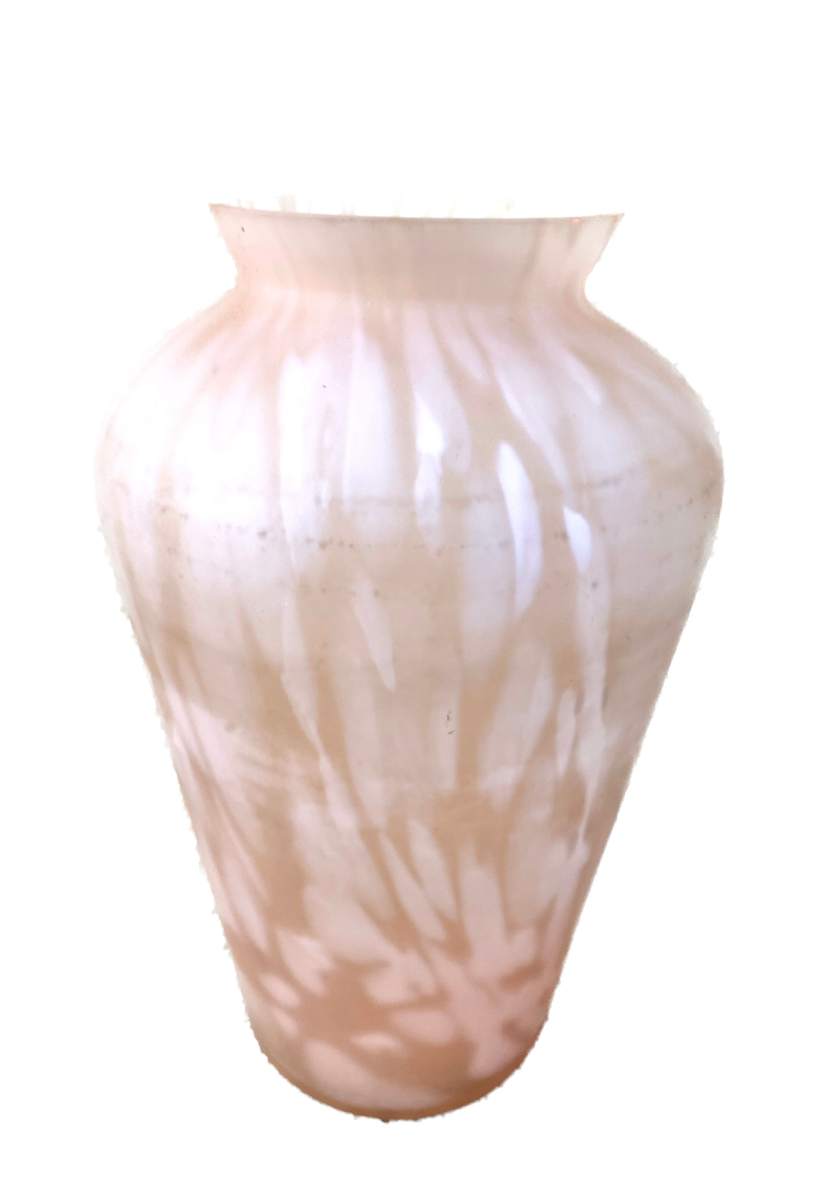 Vase opalescent rose vintage