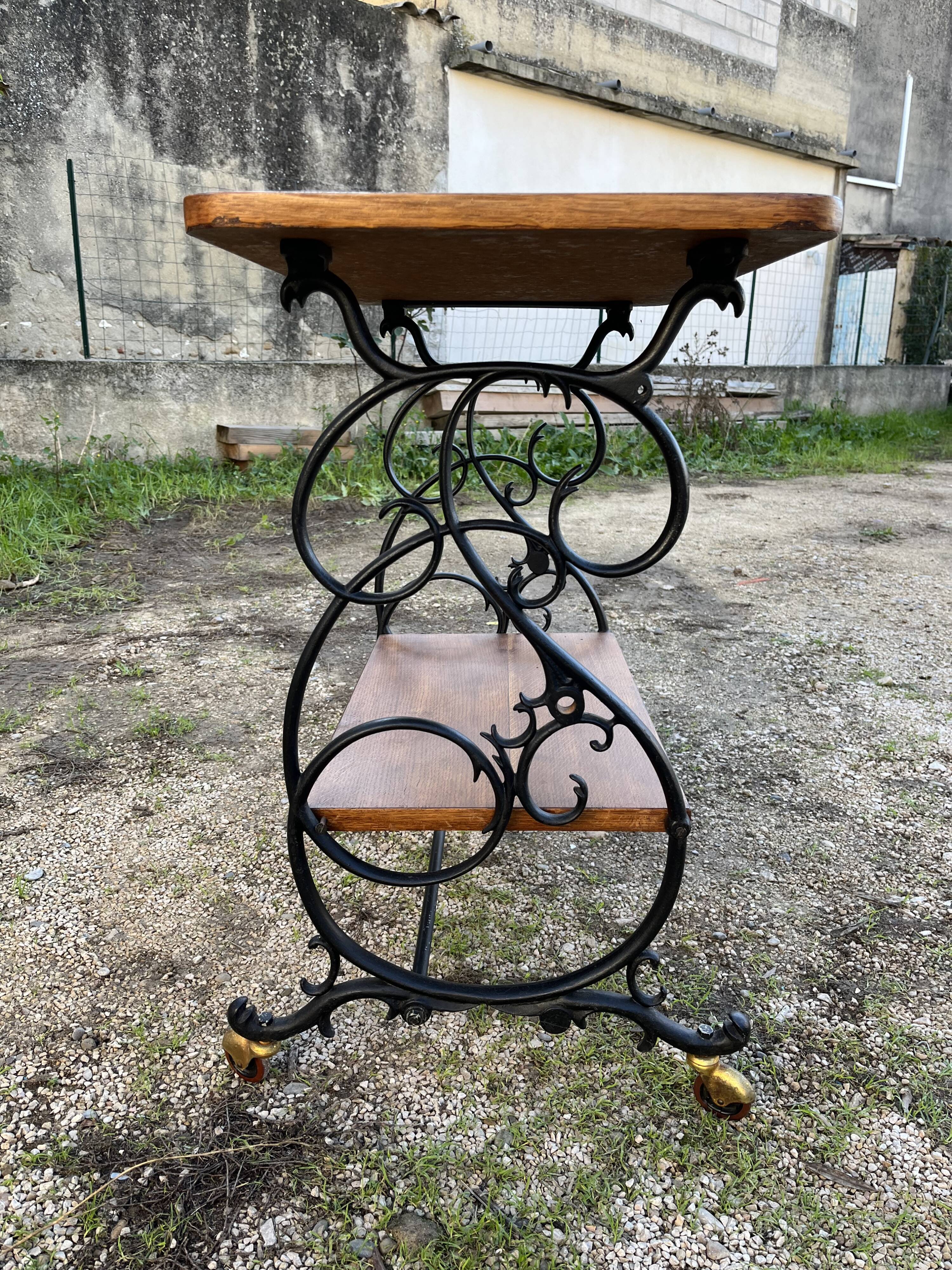 Desserte roulante vintage en fer forge et bois style provençal