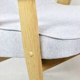 Fauteuil Modèle 366 Bouclé Beige par Józef Chierowski, 1970s