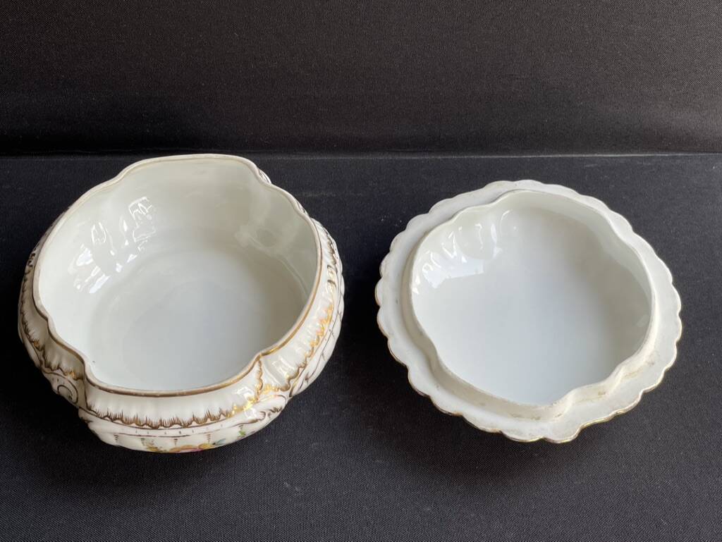 Large candy box – Dresden porcelain (Germany)