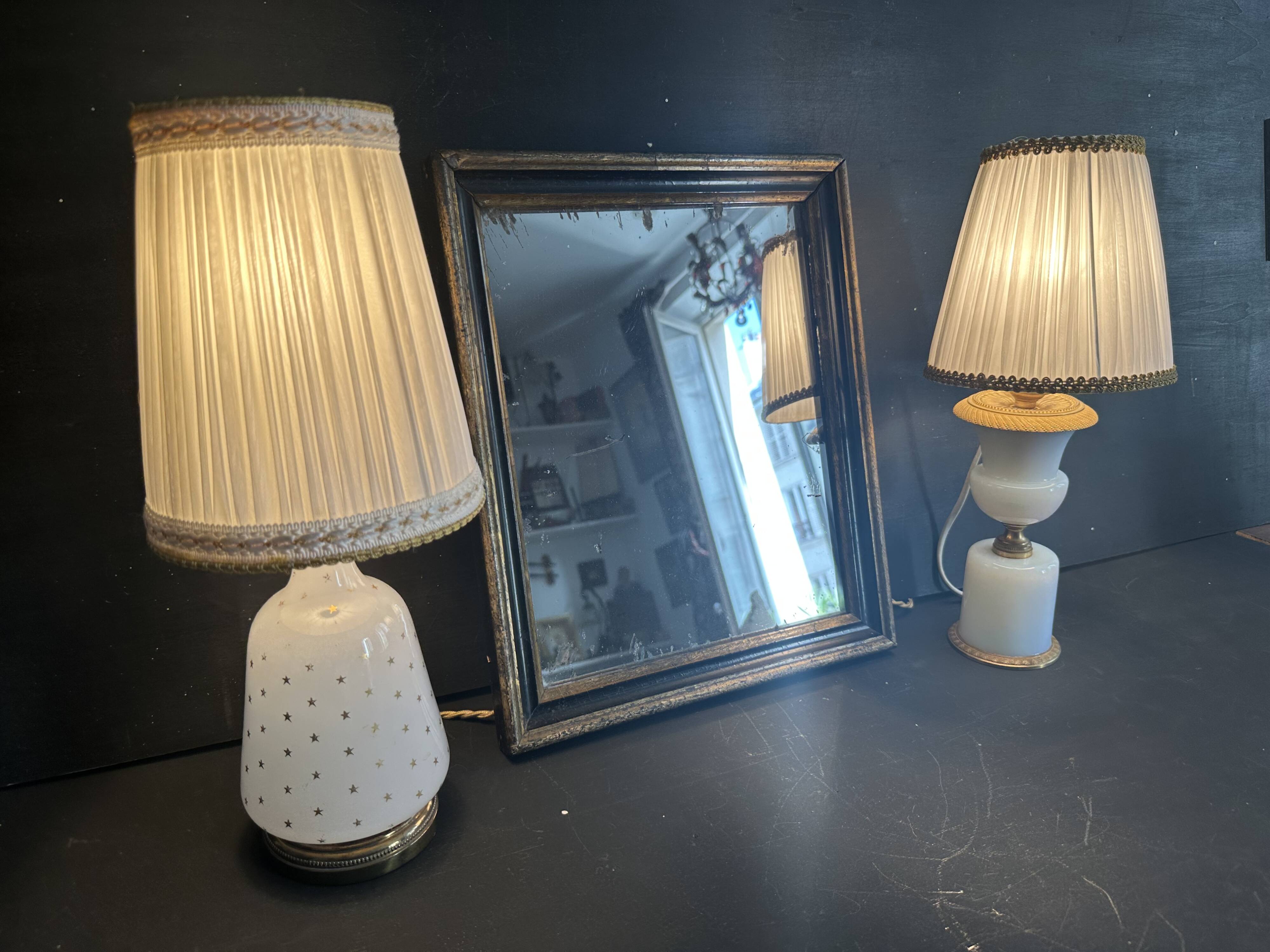 Lampe XIXe en opaline blanche et métal doré