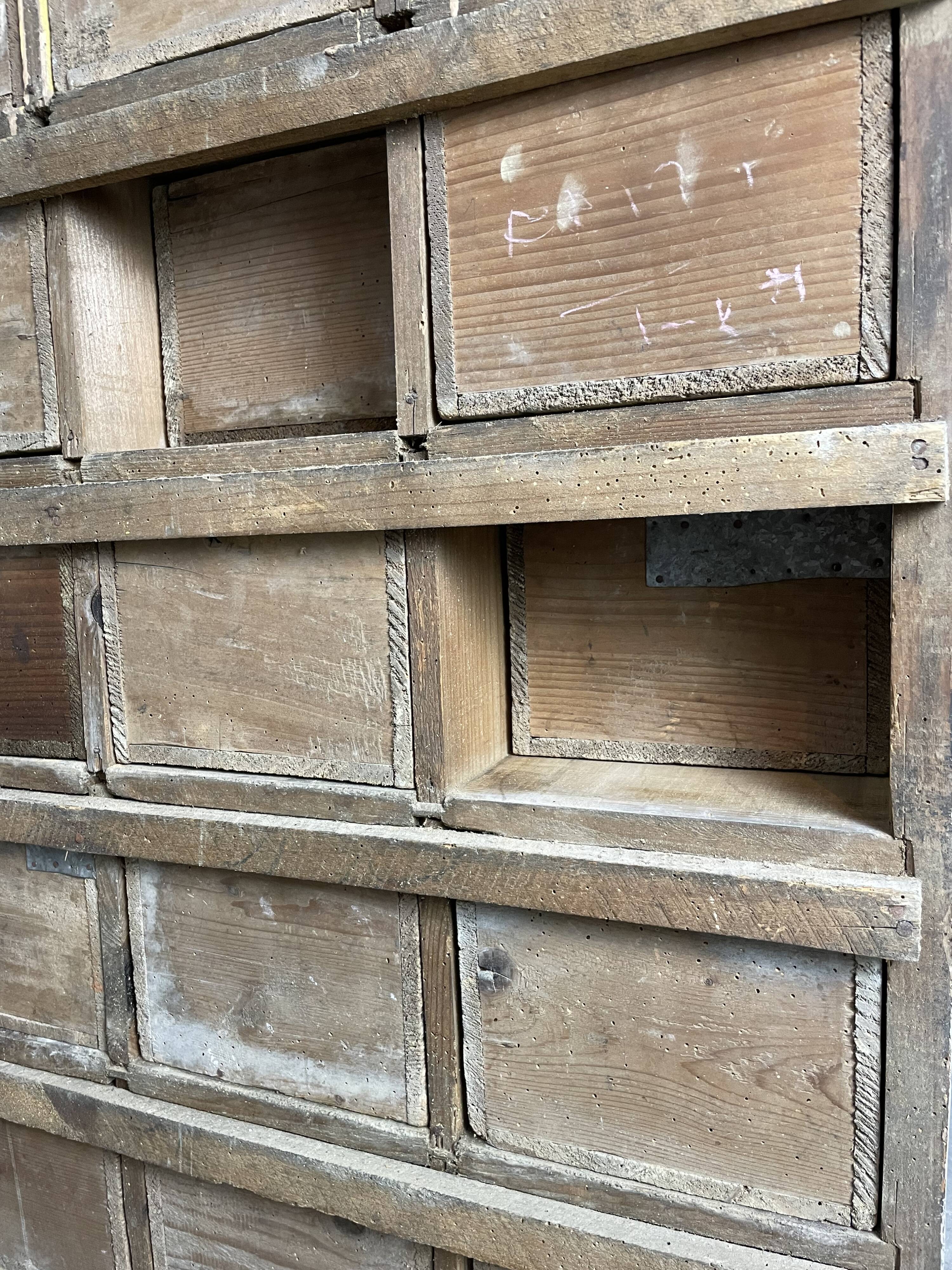 Meuble à 30 tiroirs