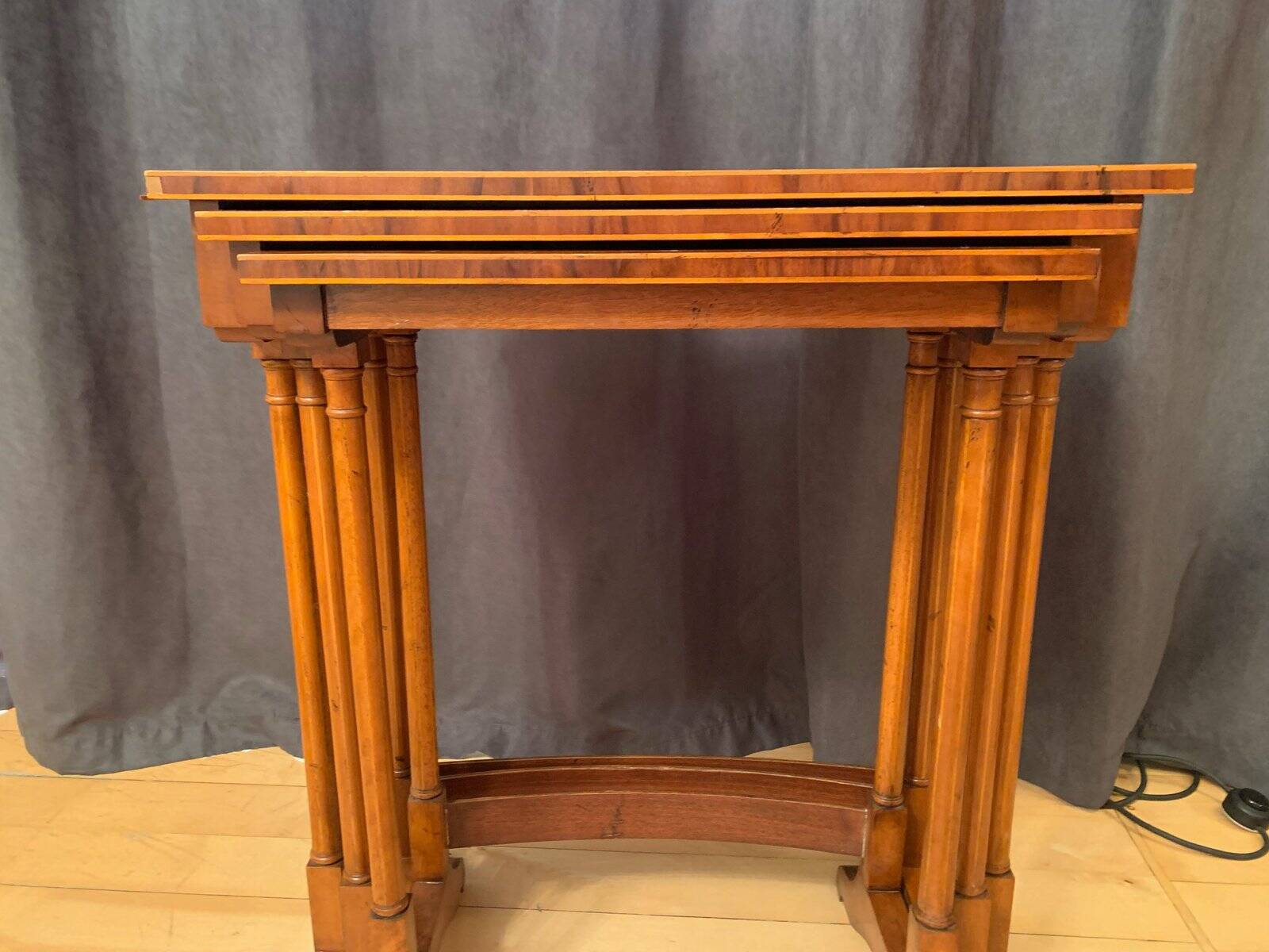 Tables édouardiennes du 20e siècle, années 1890, ensemble de 3