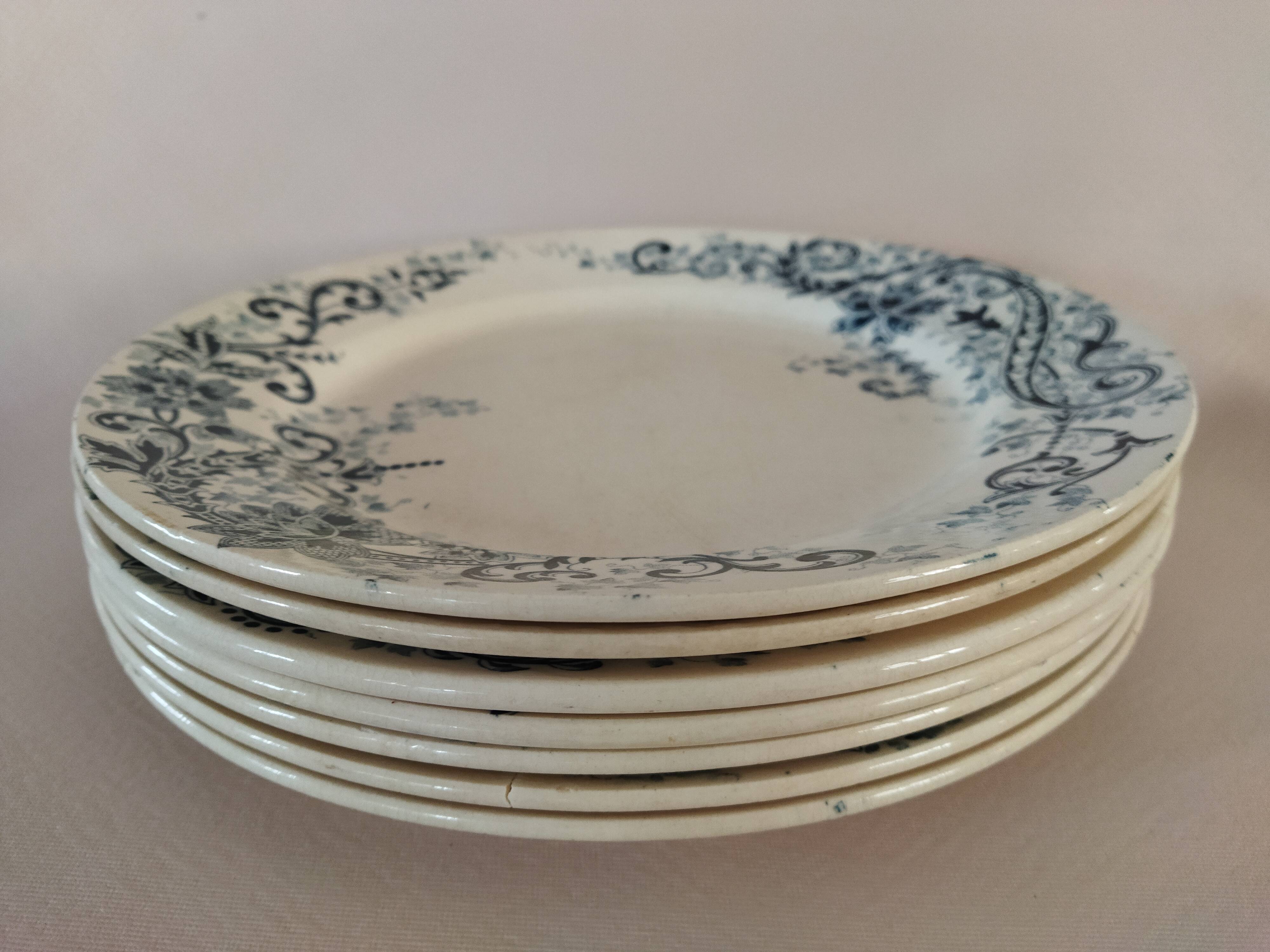 7 flat plates in iron earth HB & Cie, model Sévigné (Choisy-le-Roi)