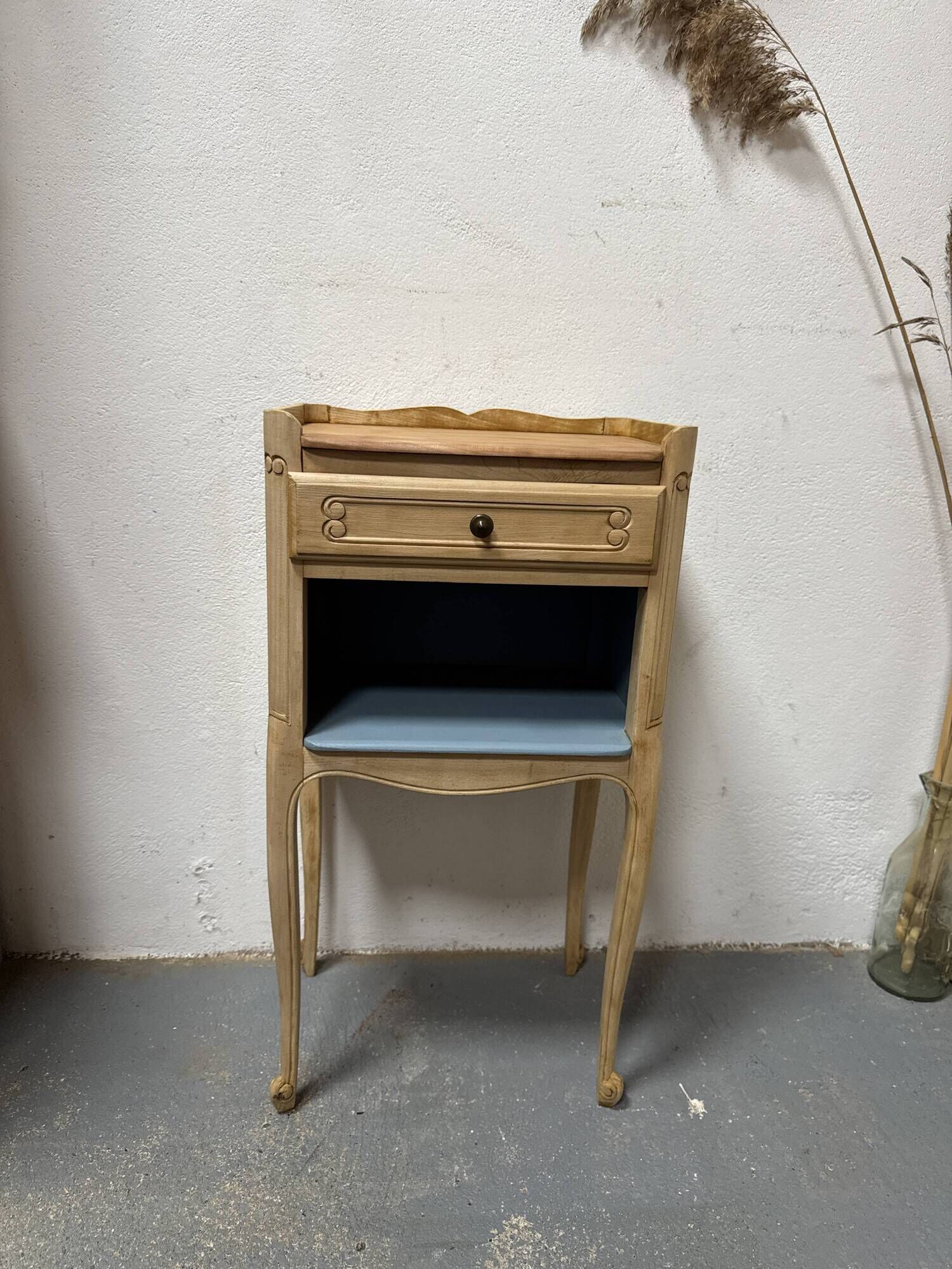 Bedside table