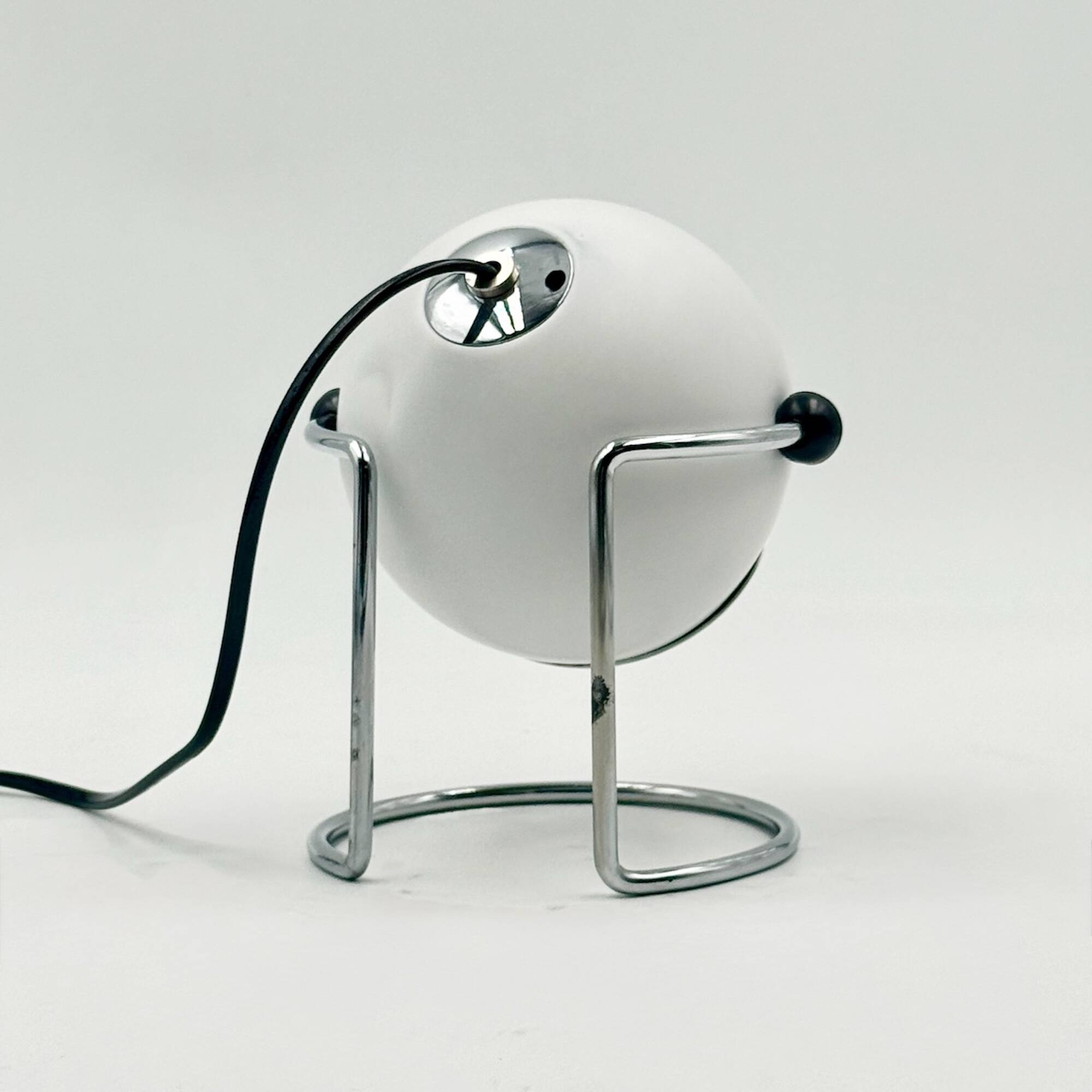 Lampe de table eyeball Targetti chrome design spatial Italie années 70