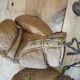 Vintage pair of tan leather boxing gloves (8 oz) – Circa 1940/19