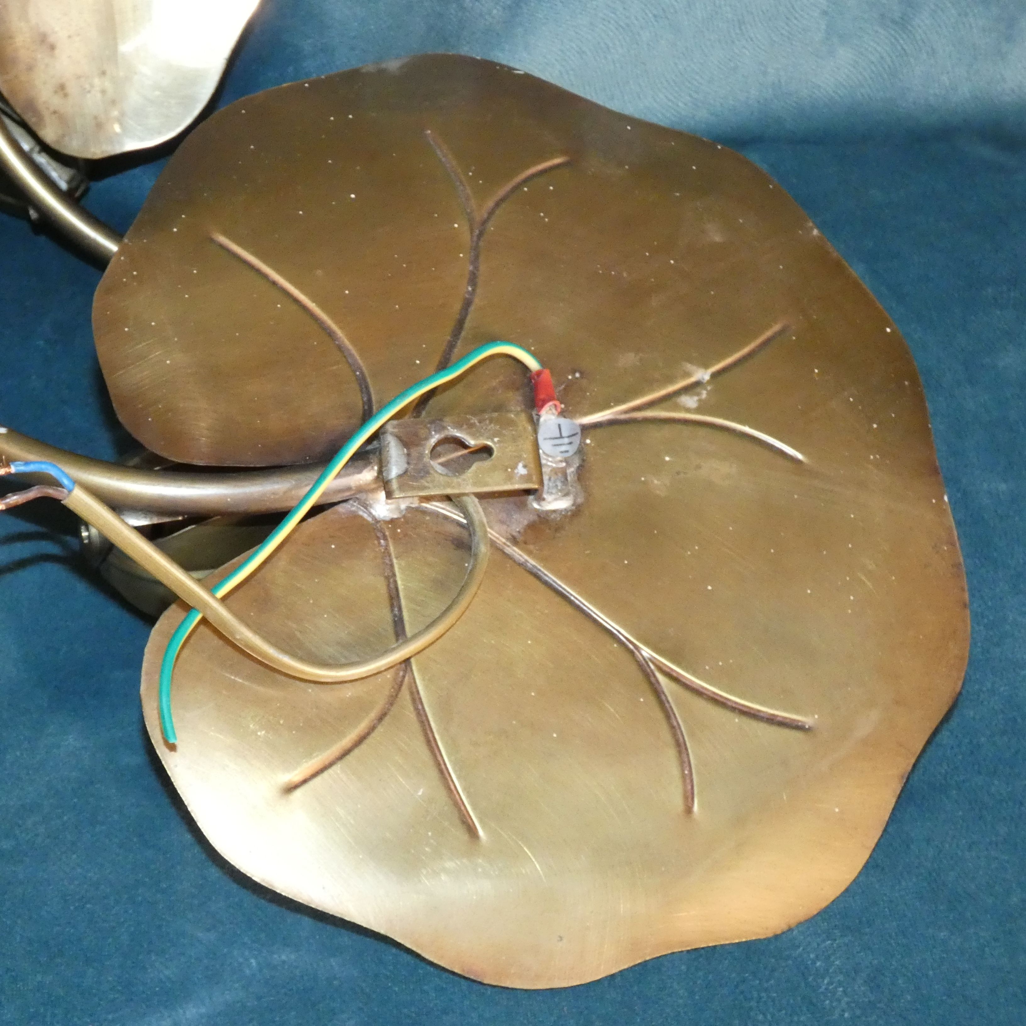 House florart pair wall lamps leaves nenuphar brass circa 1960