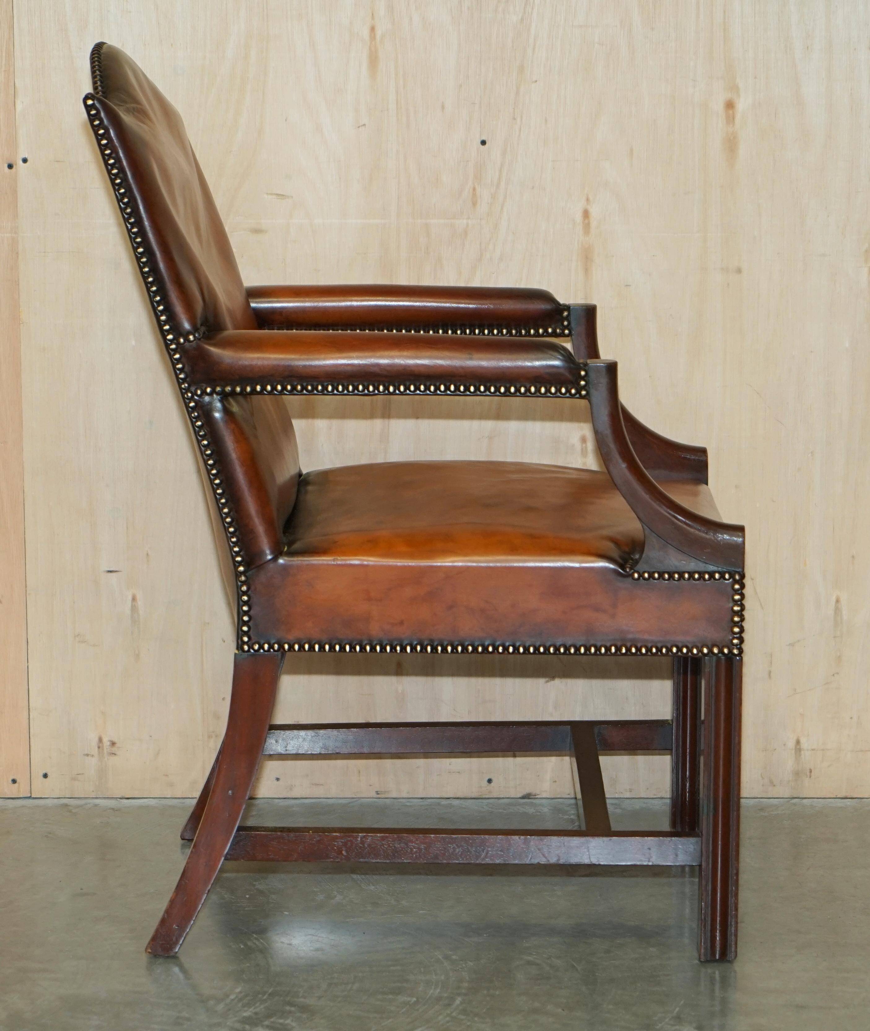 Fauteuil de bureau Gainsborough restauré cuir teint à la main