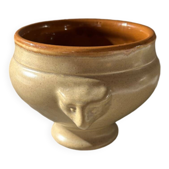 Bowl with bear head