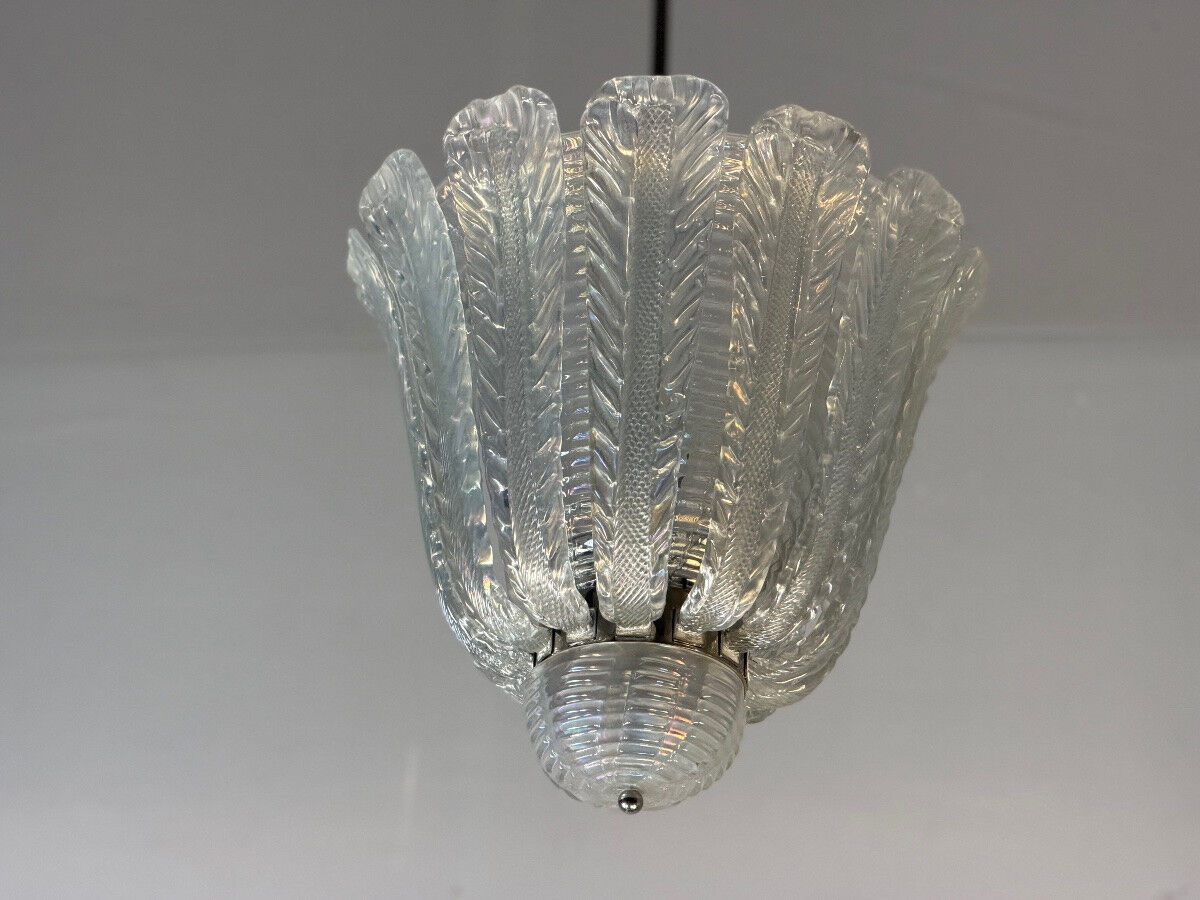 Iridescent Venetian glass chandelier from Murano, Barovier and Toso, circa 1930.