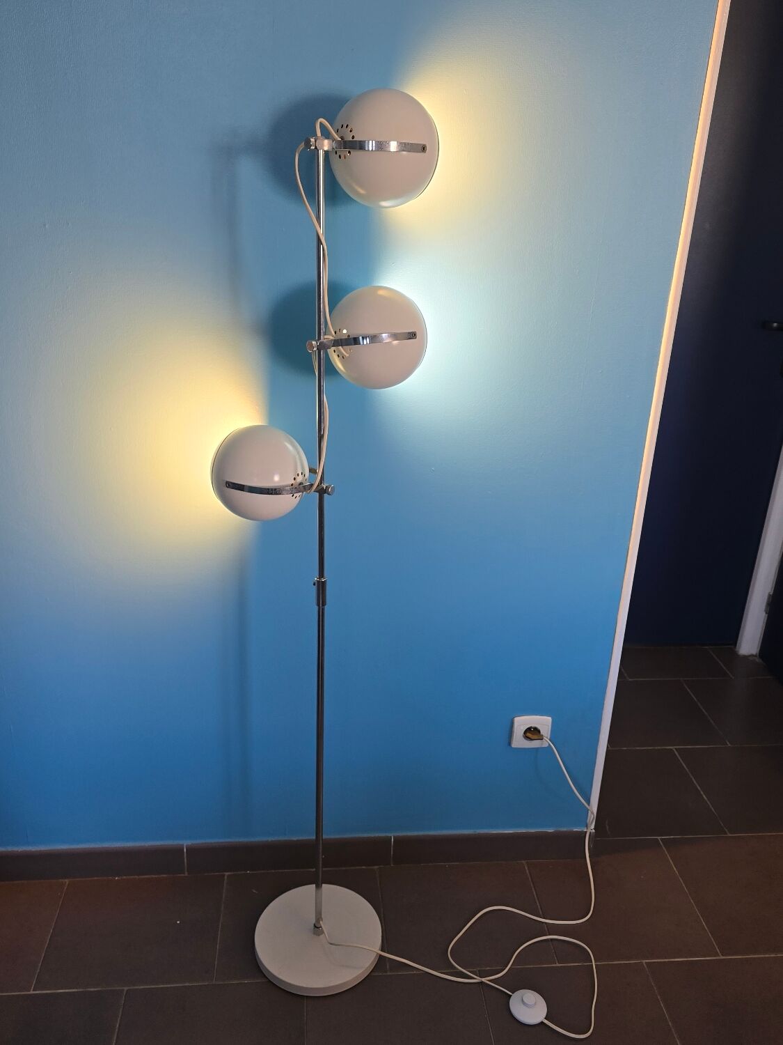 1970s eyeball floor lamp in the style of Gino Sarfatti