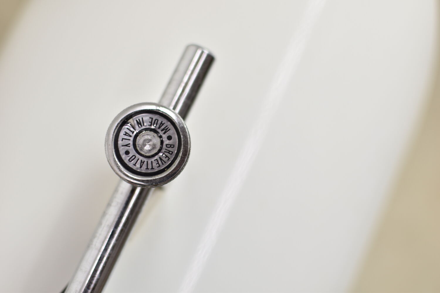 Lampe de table par Brevetatto Italie des années 1970.