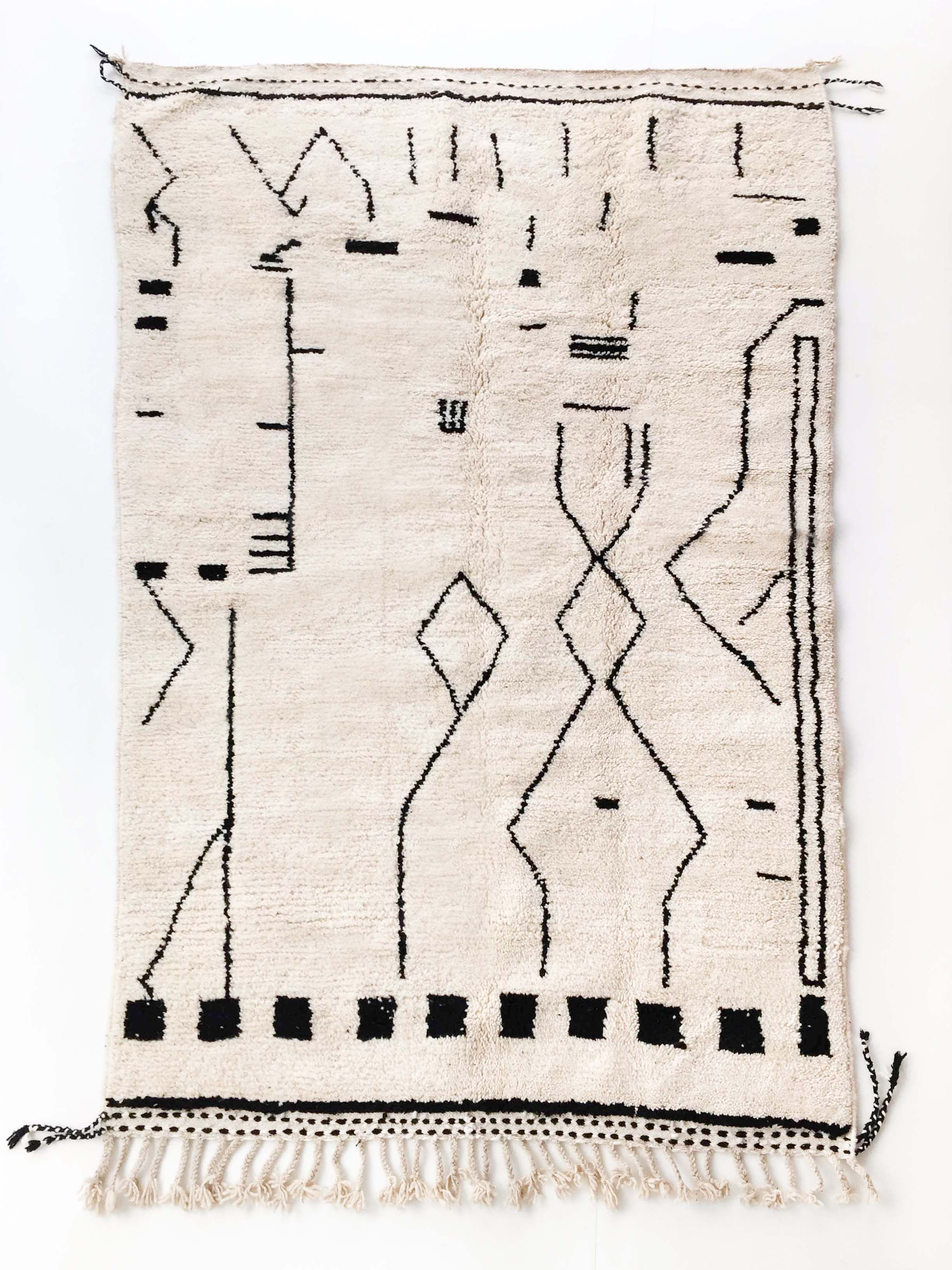 Tapis berbère Beni Ouarain écru à motifs noirs 250x147cm