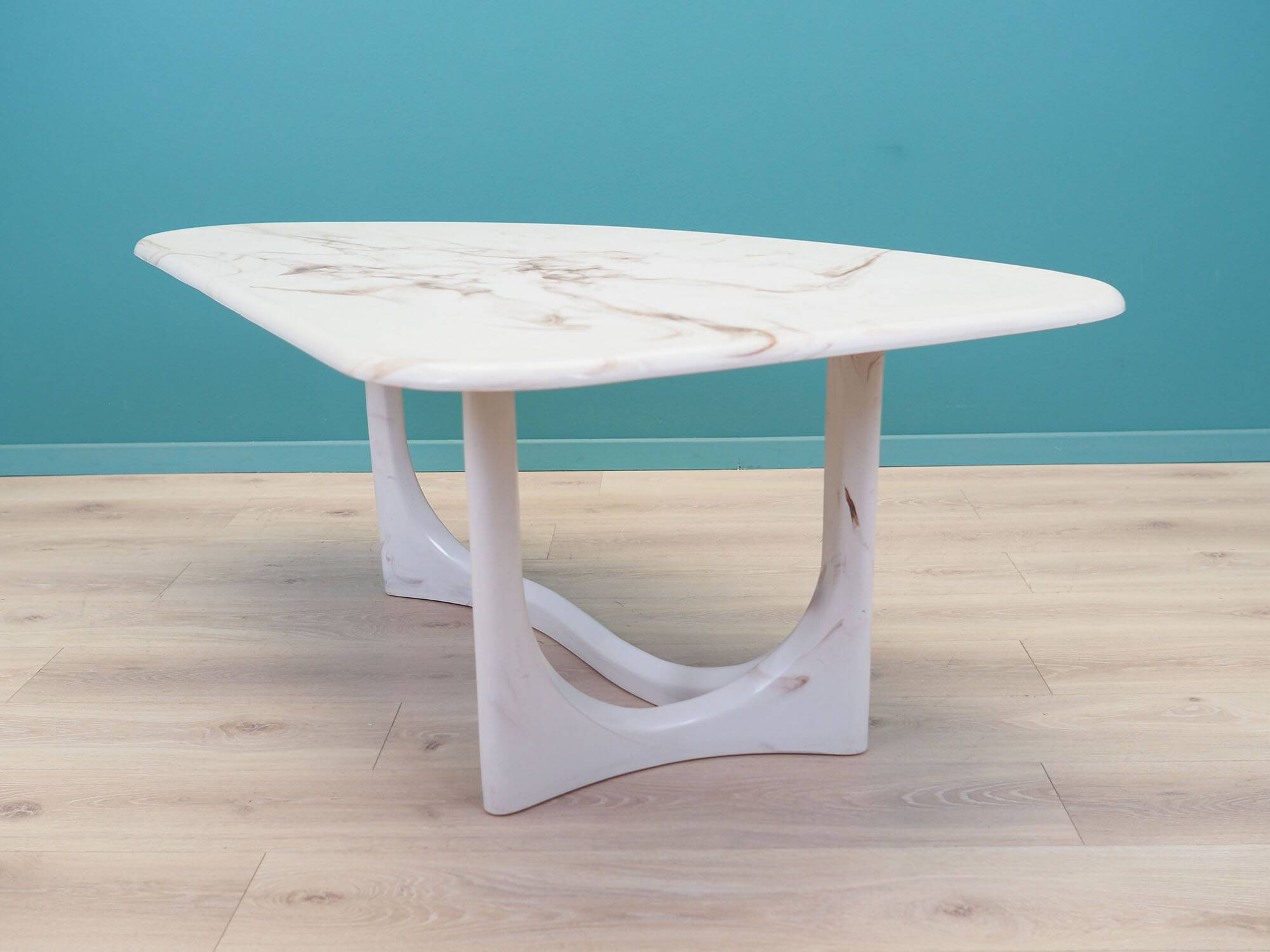 Table basse, design danois, années 70, production : Danemark
