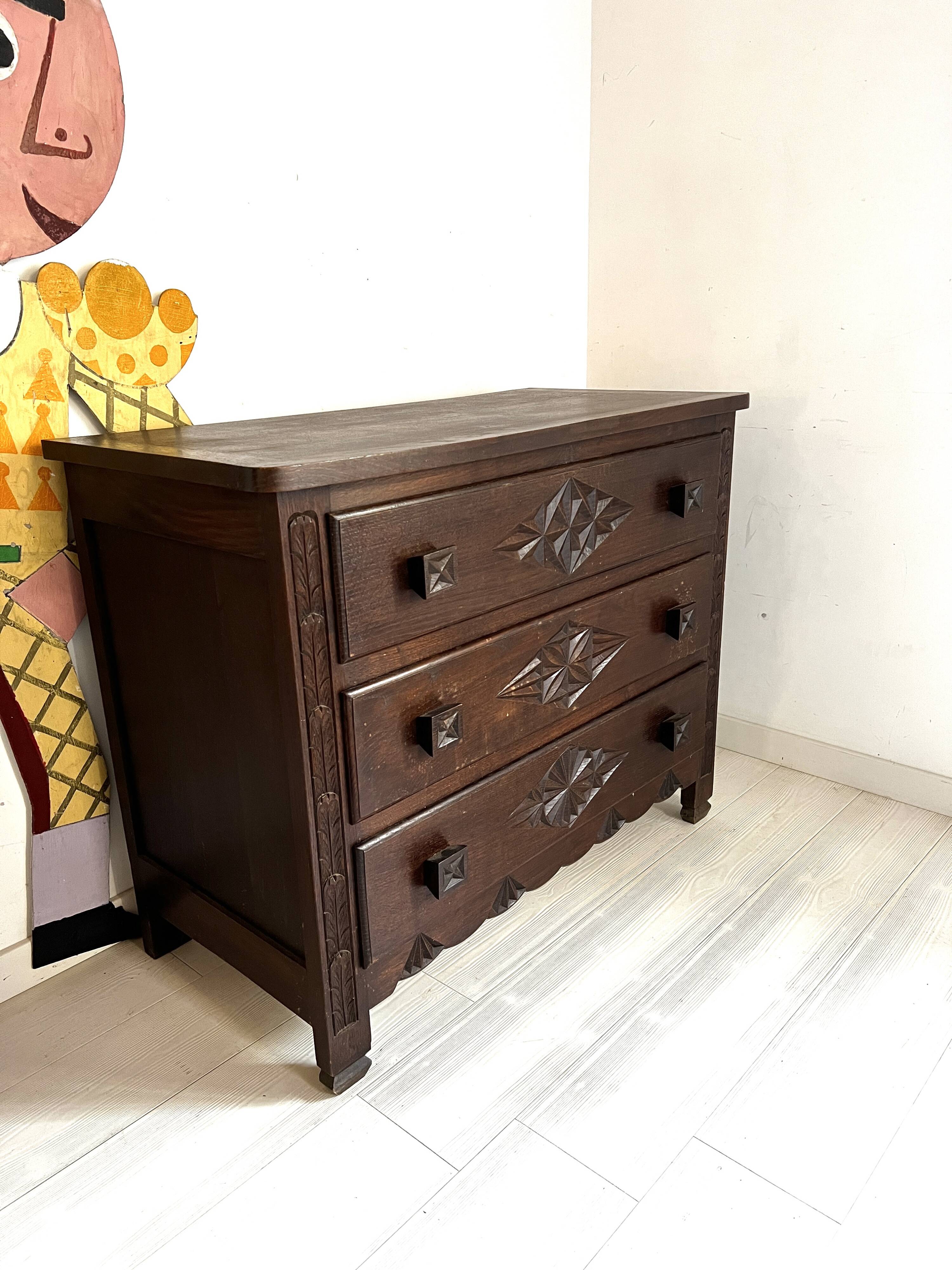 Commode Basque