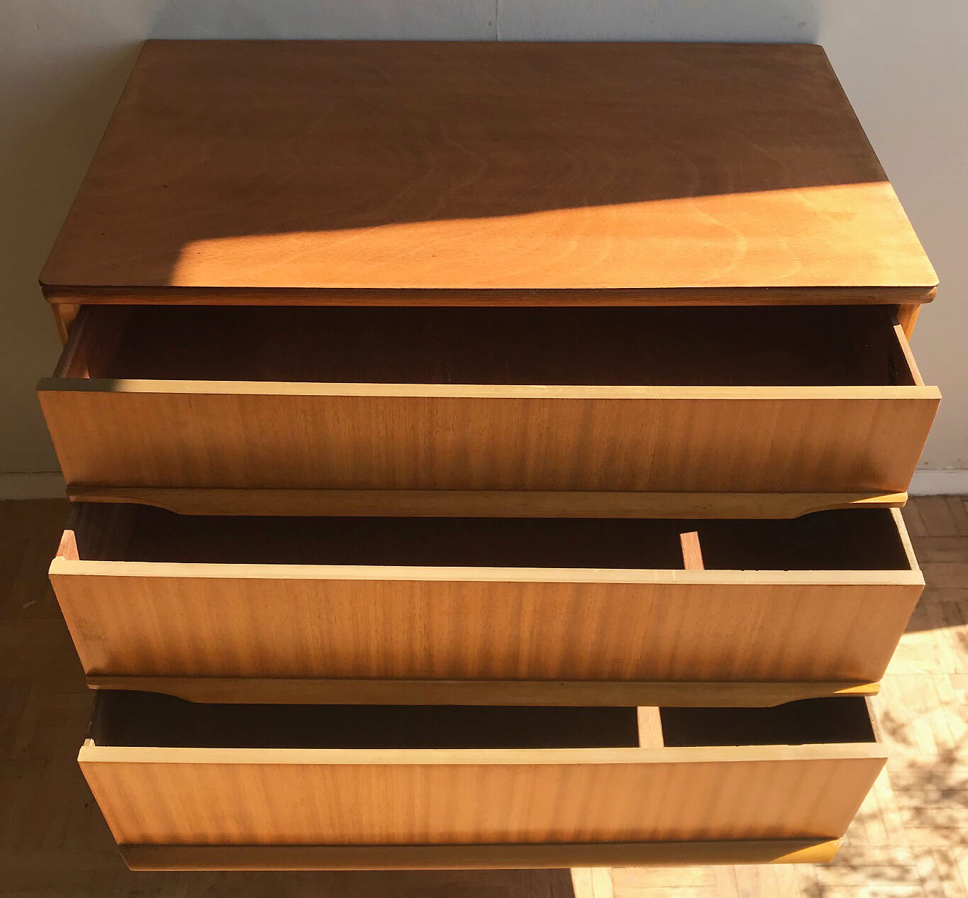 Compass feet chest of drawers from the 1960s