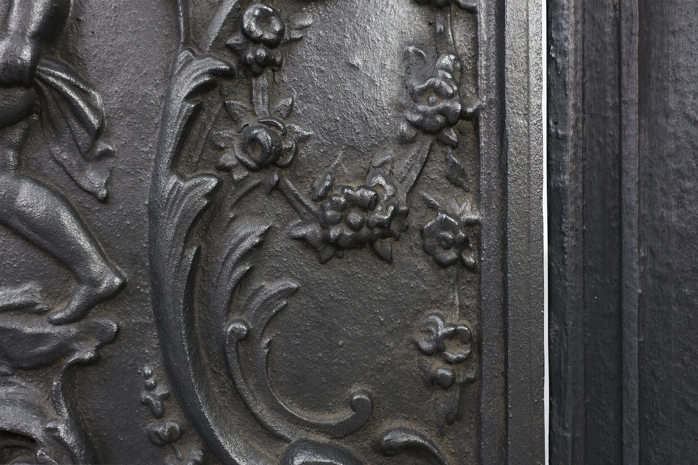 Antique Rococo style Fireback in cast iron, France ca. 1780