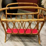 Porte revue en rotin vintage