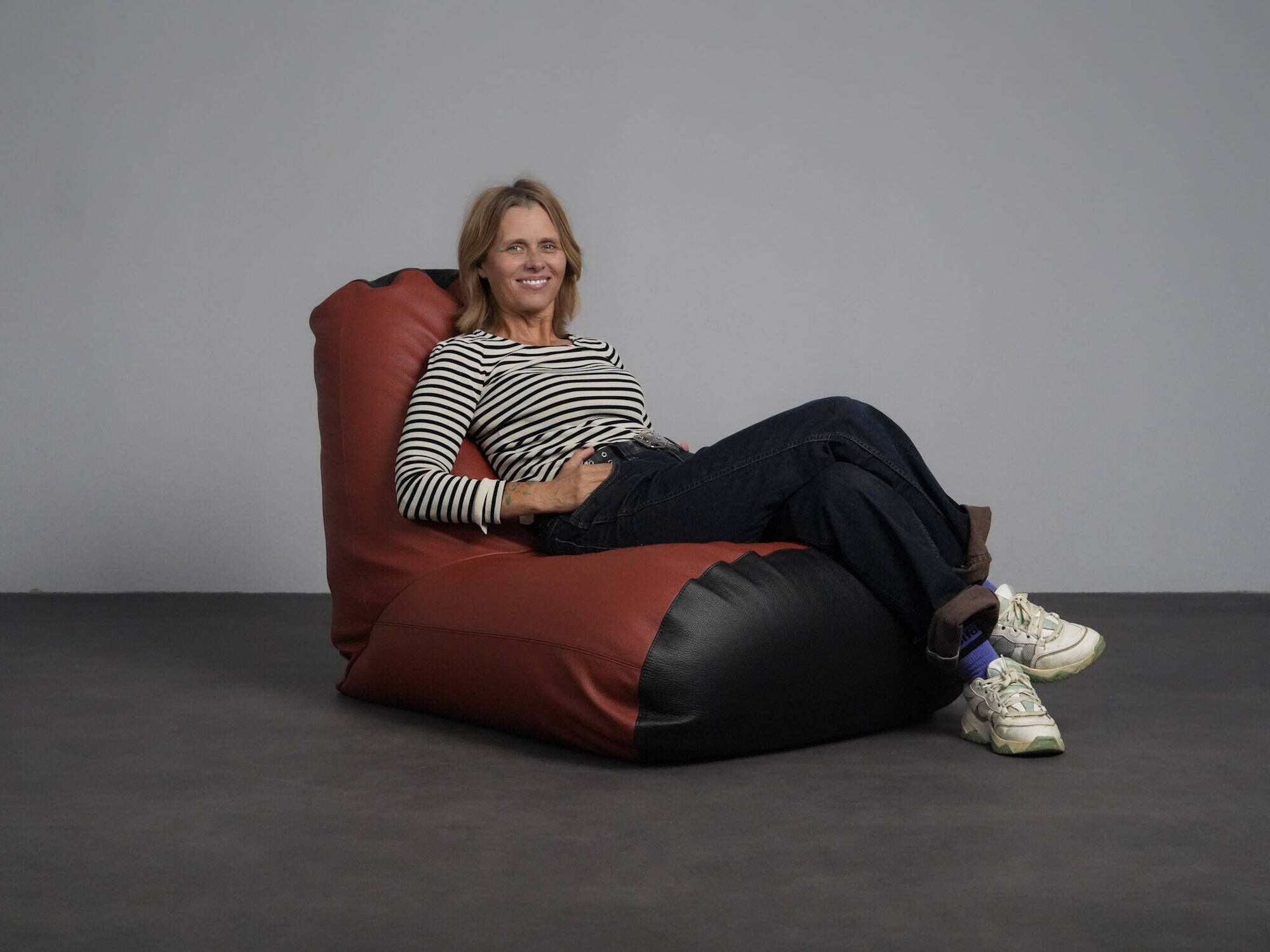 Pair of Boya leather lounge chairs by Roderick Vos for Pode, Netherlands, 2016