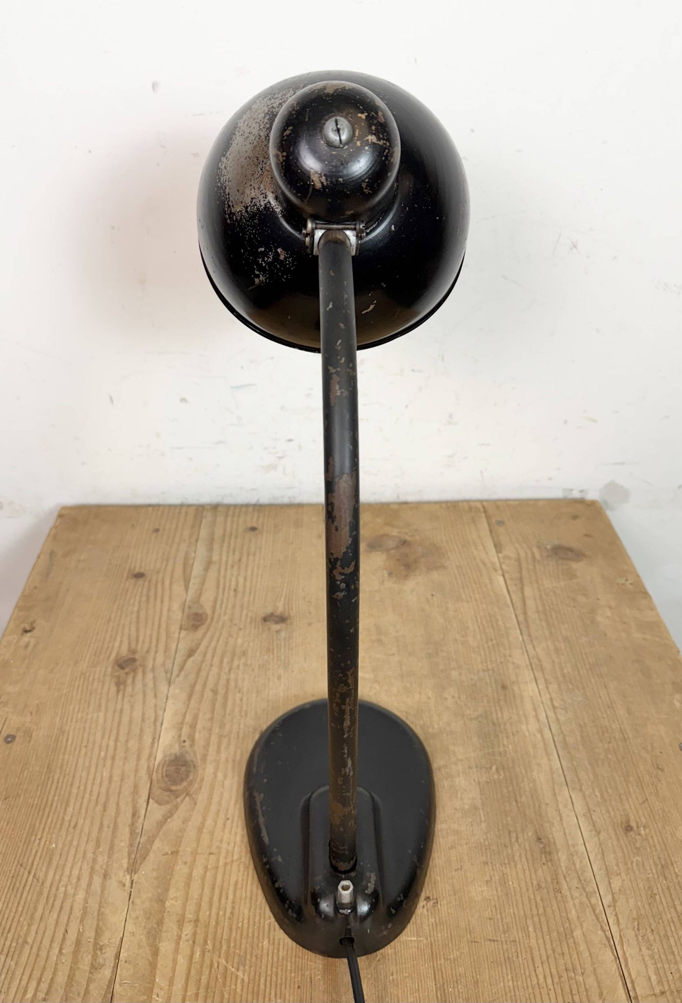 Lampe de table industrielle Bauhaus noire, années 1930