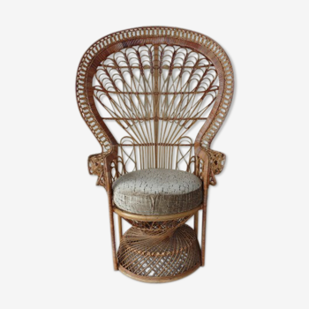 Emmanuelle wicker armchair with her cushion