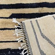 Moroccan rug in natural wool 200cm x 300cm