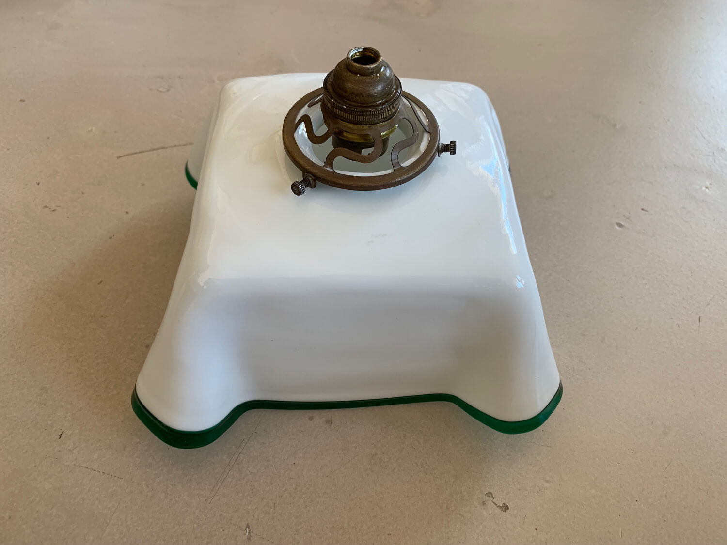 Old opaline suspension