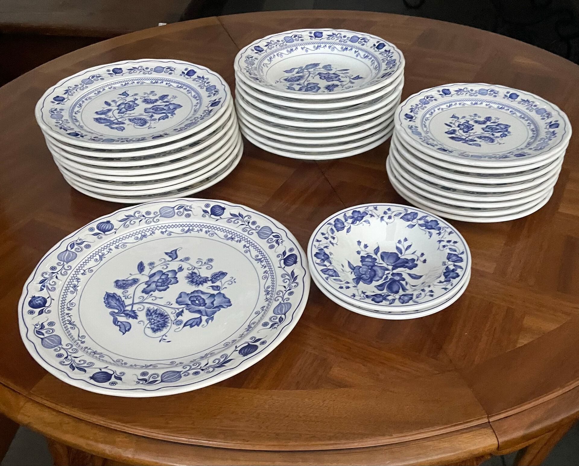 Service de table, ancien bleu–27 pièces