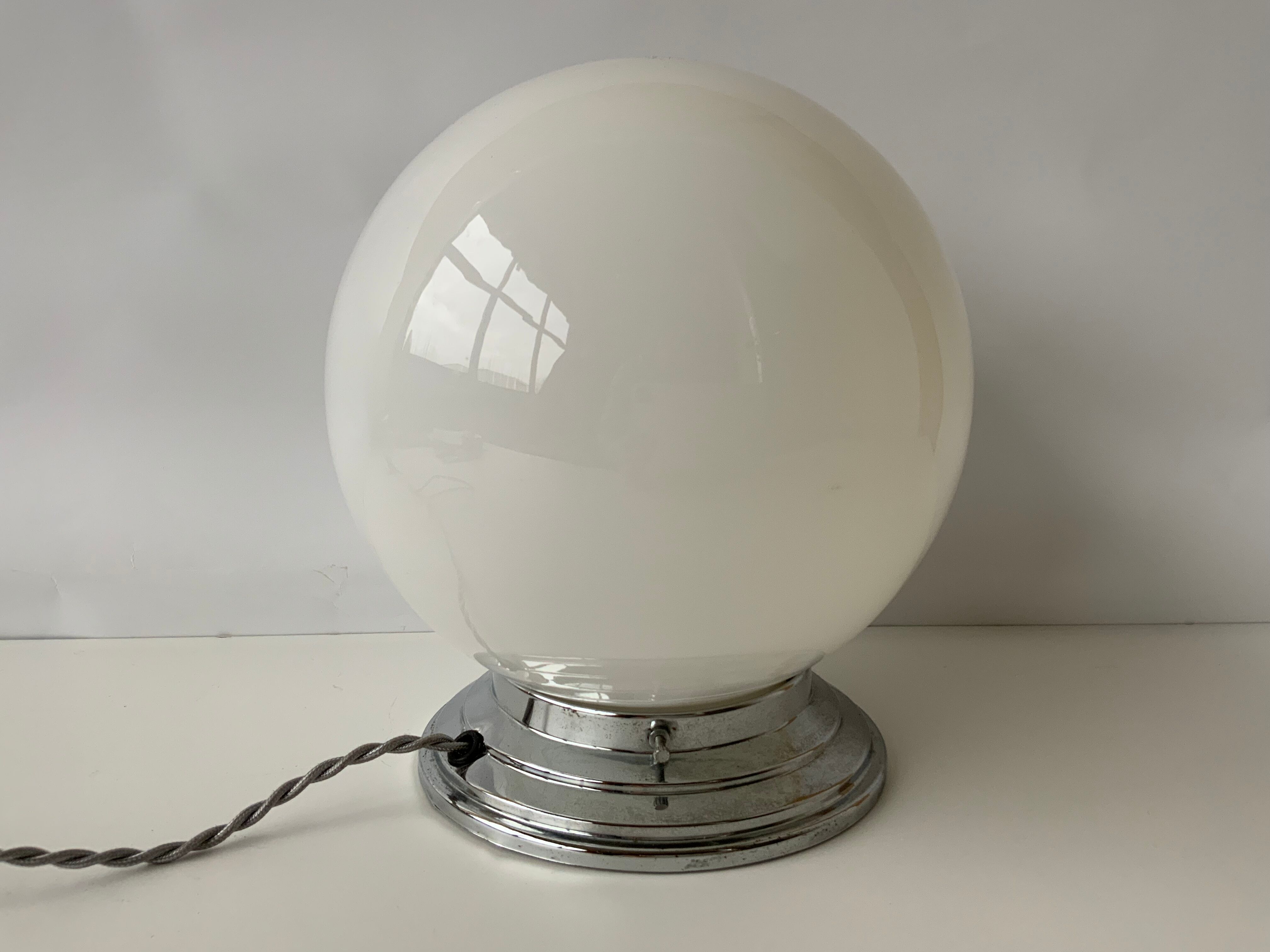 Opaline ball lamp