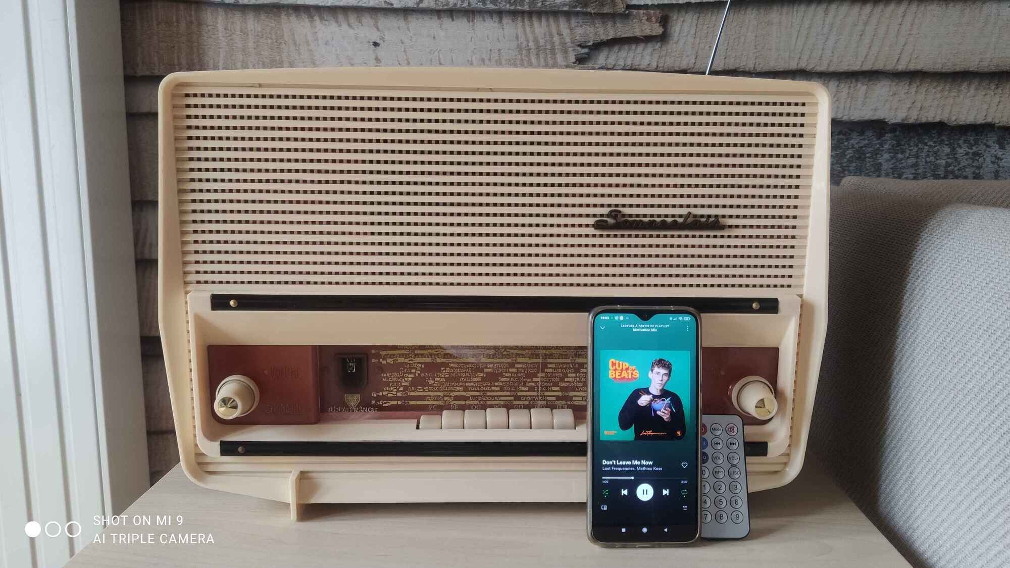 Sonneclair radio station – model "Ile de France" (1959) – Bluetooth compatible