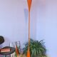 Lampadaire orange sablier postmoderne 1980