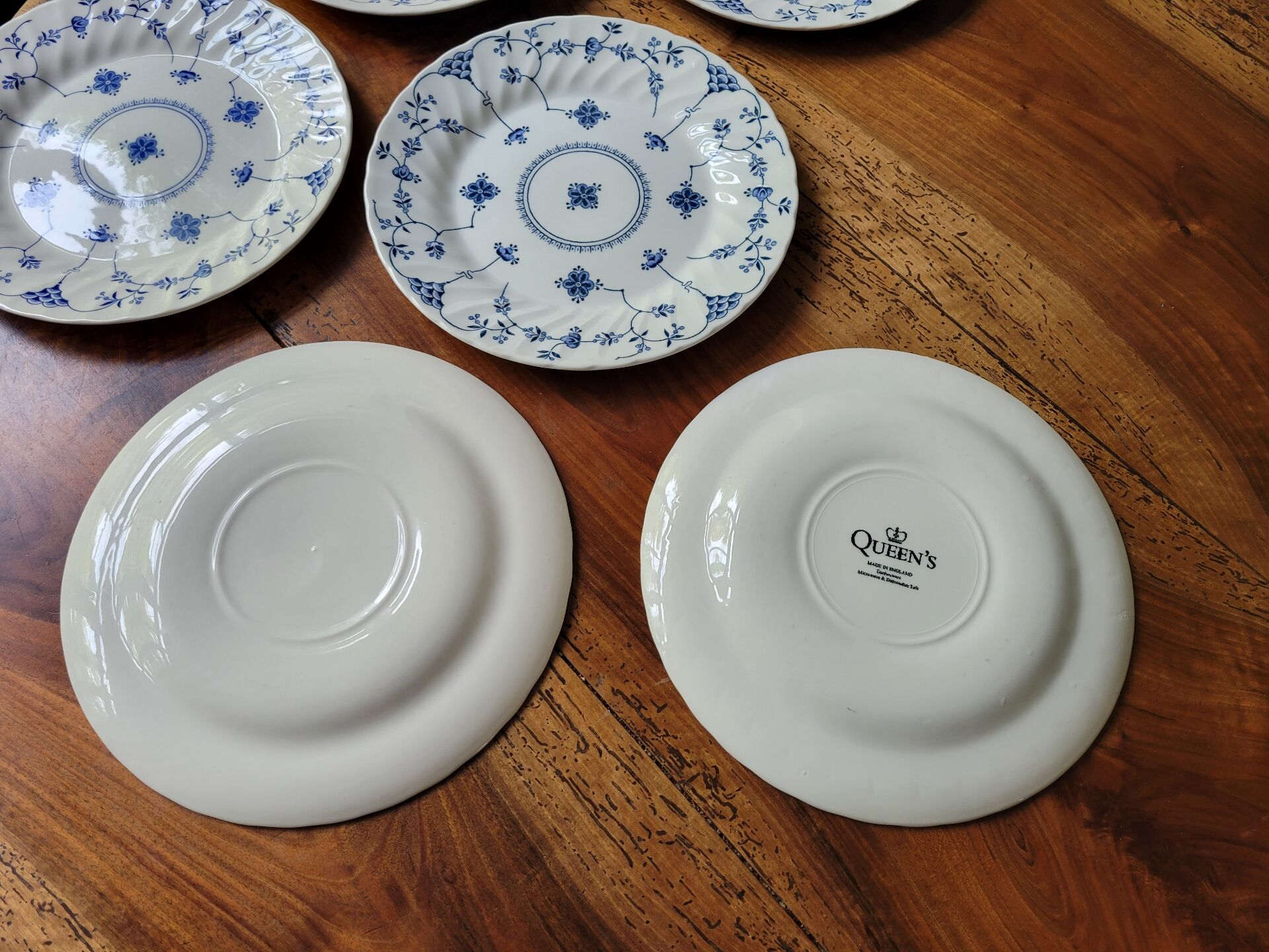 6 assiettes plates Queen's England vers 1970