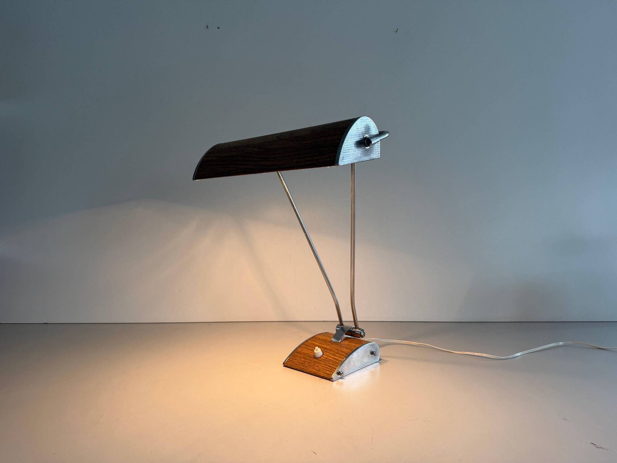 Large metal desk lamp with Wood Design texture by Eileen Gray, 1950s, France.