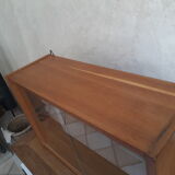 Wall display case in vintage oak veneer