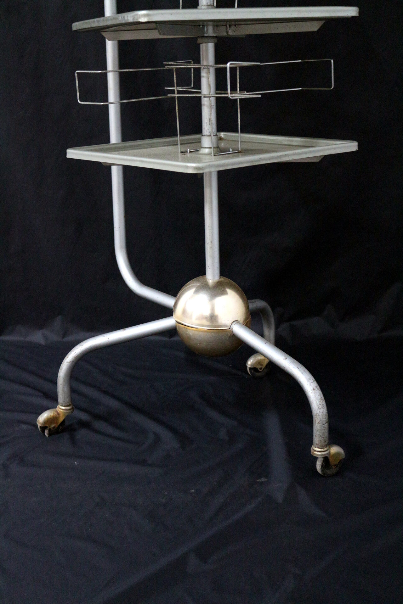 Tourniquet vintage book holder