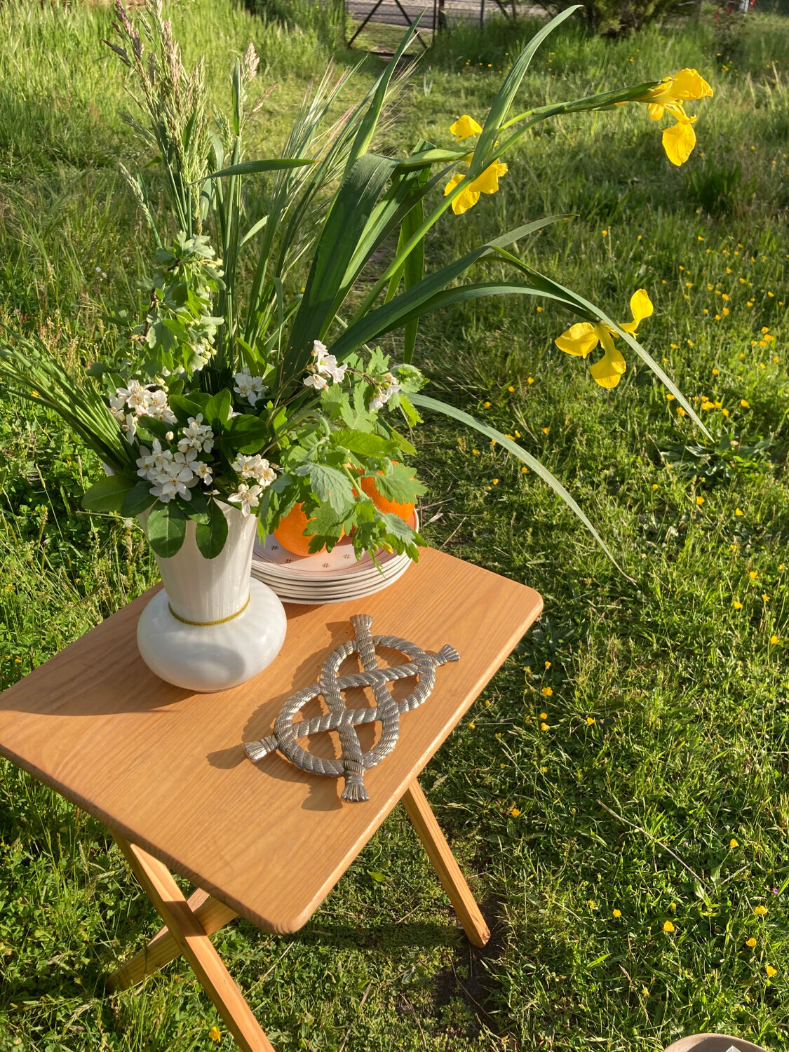 Vintage silver metal rope trivia