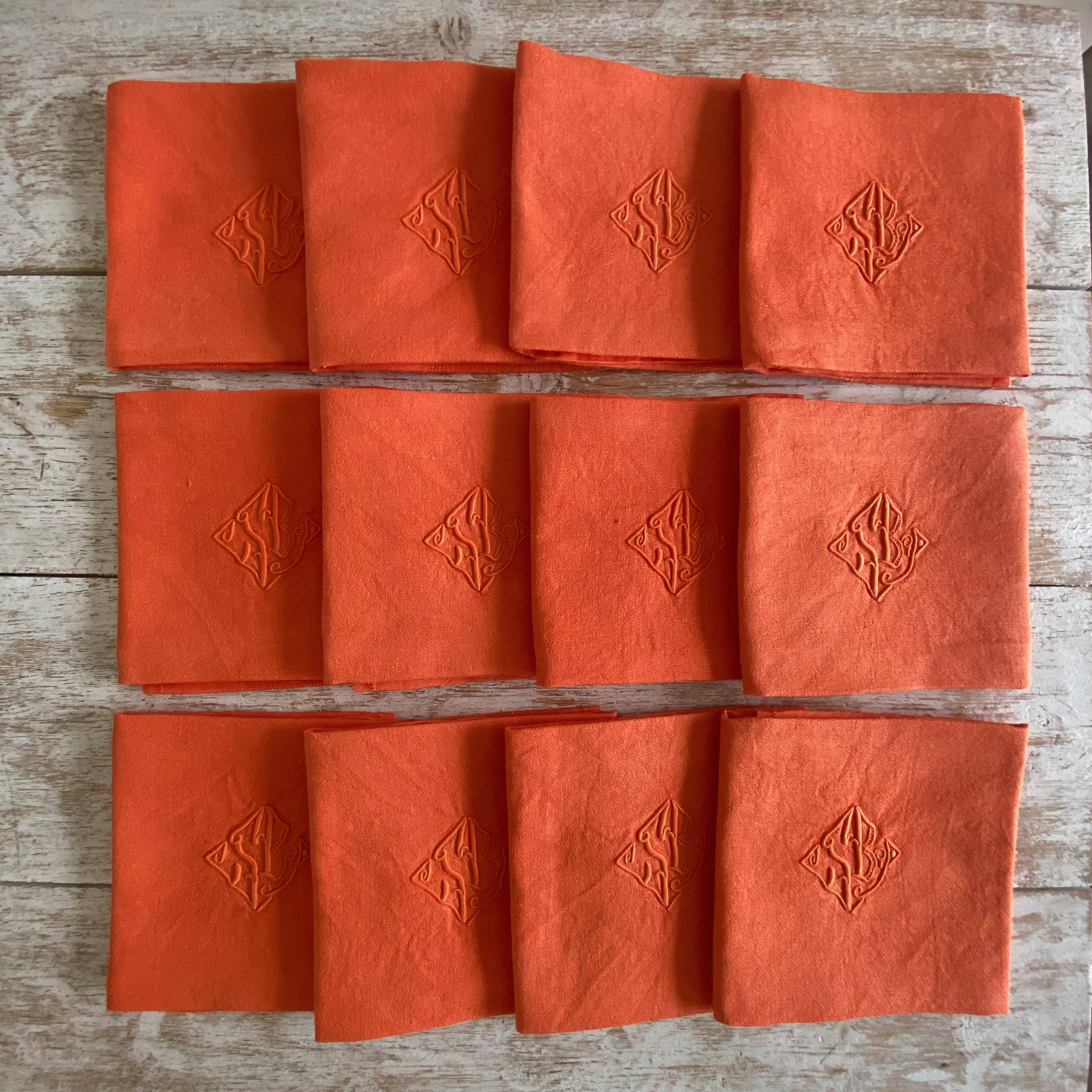 Old tablecloth & its 12 damask napkins numbered "JB" color apricot - linen - 12 covers