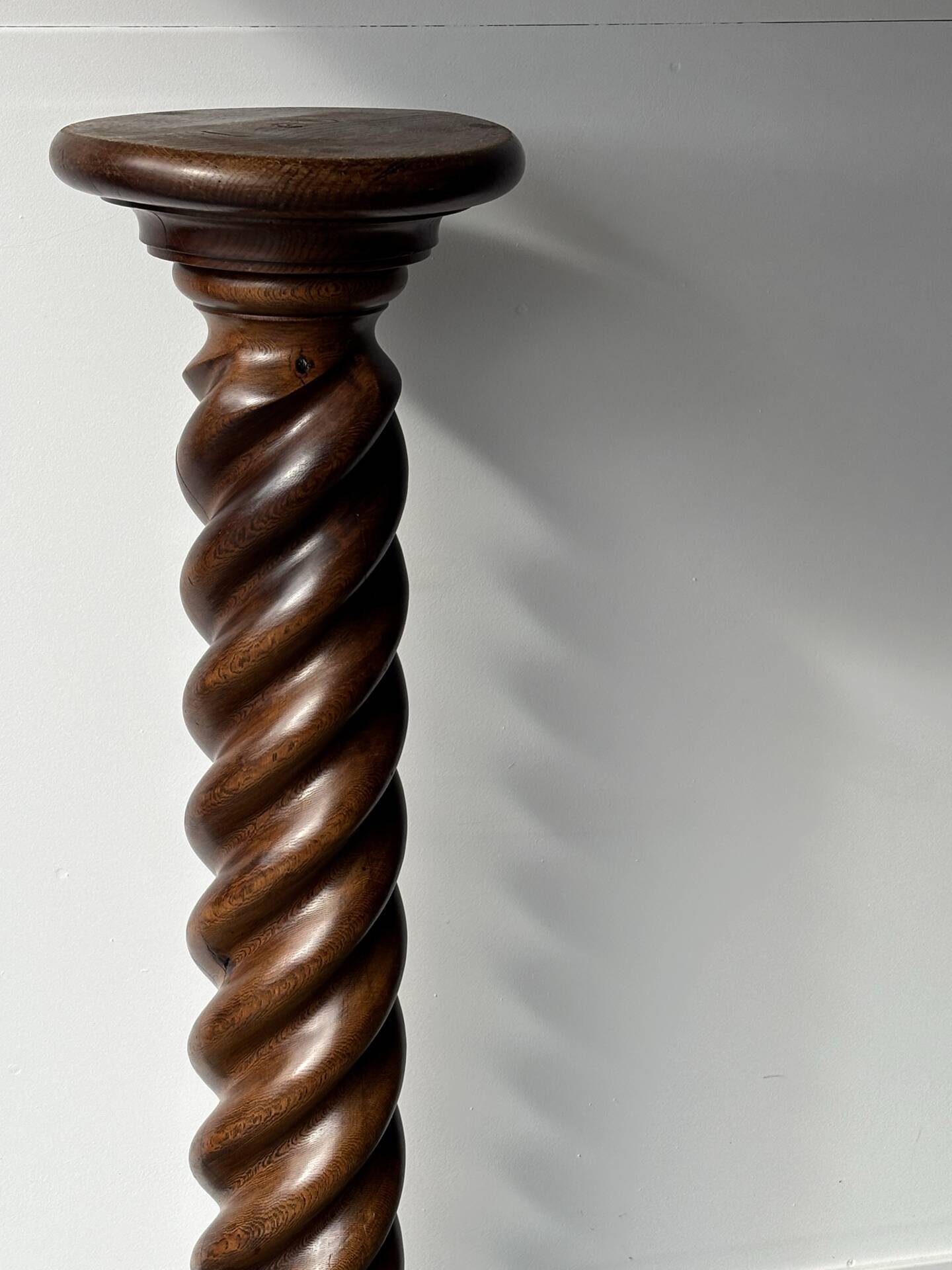 Large twisted solid oak column, early 20th century