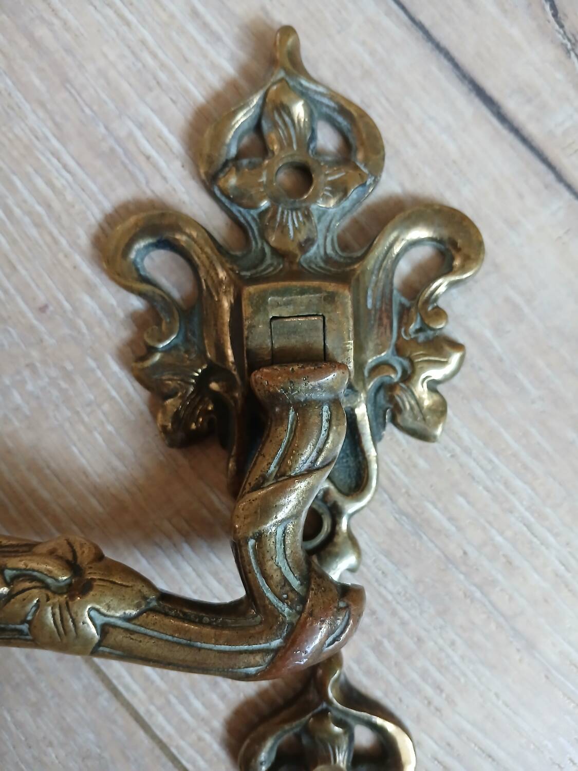 Paire de poignées en bronze L.Pinet