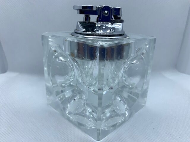 Cubic table lighter in cristral