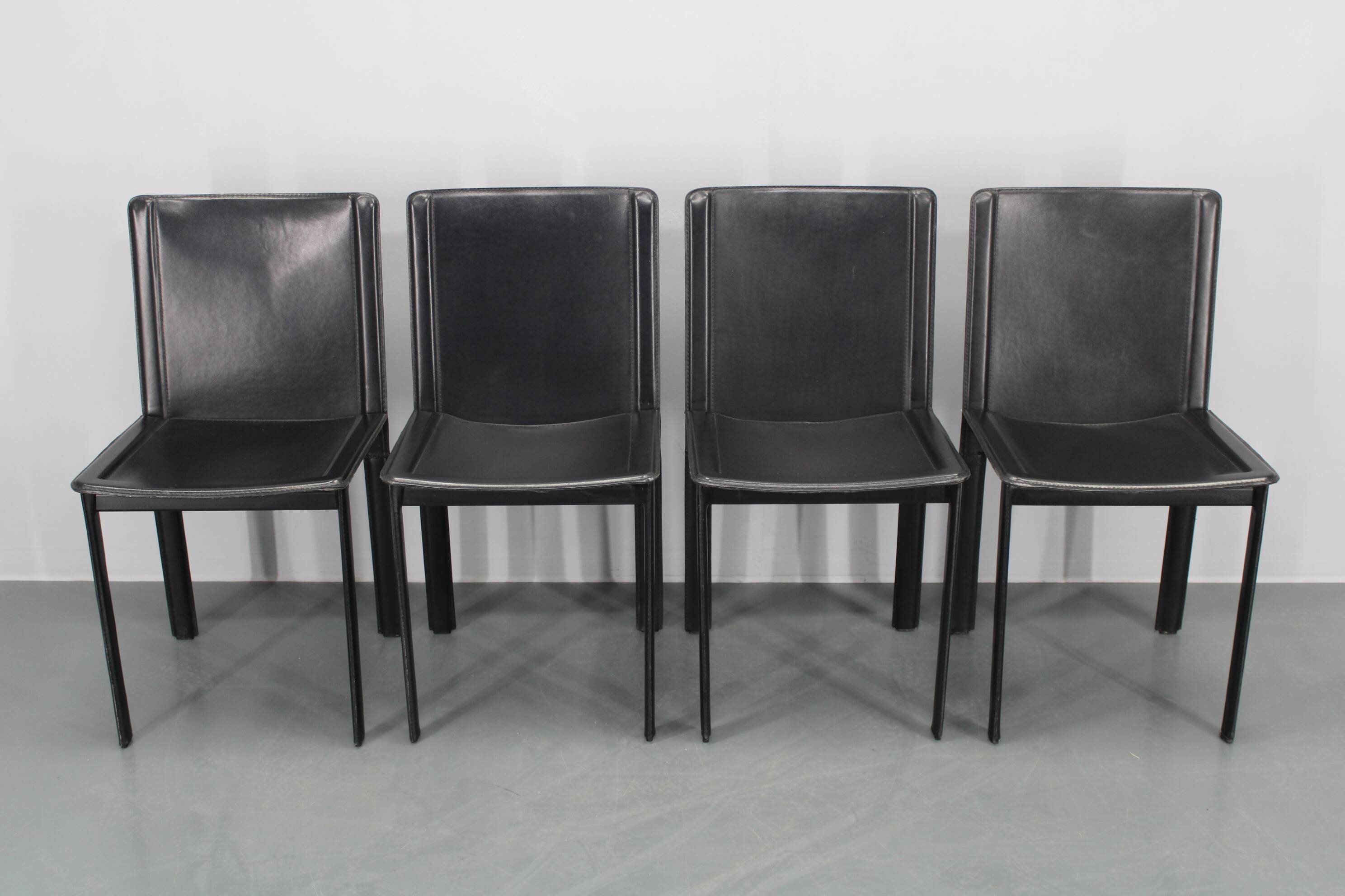 1980s Set of Four Dining Chairs in Leather in Matteo Grassi Style, Italy