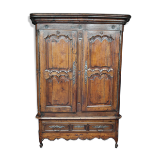 Walnut cabinet, 18th