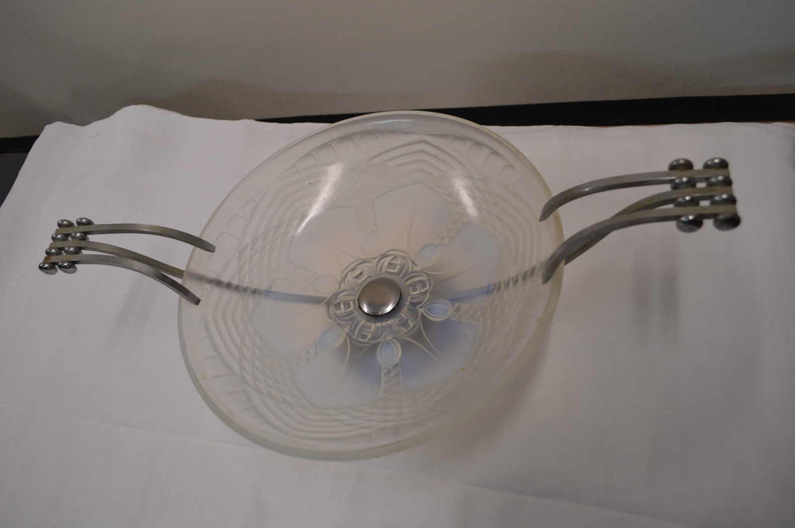 Deco art glass opalescent press Cup