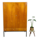 Meuble en placage avec tiroirs et piètement en acier, armoire vintage