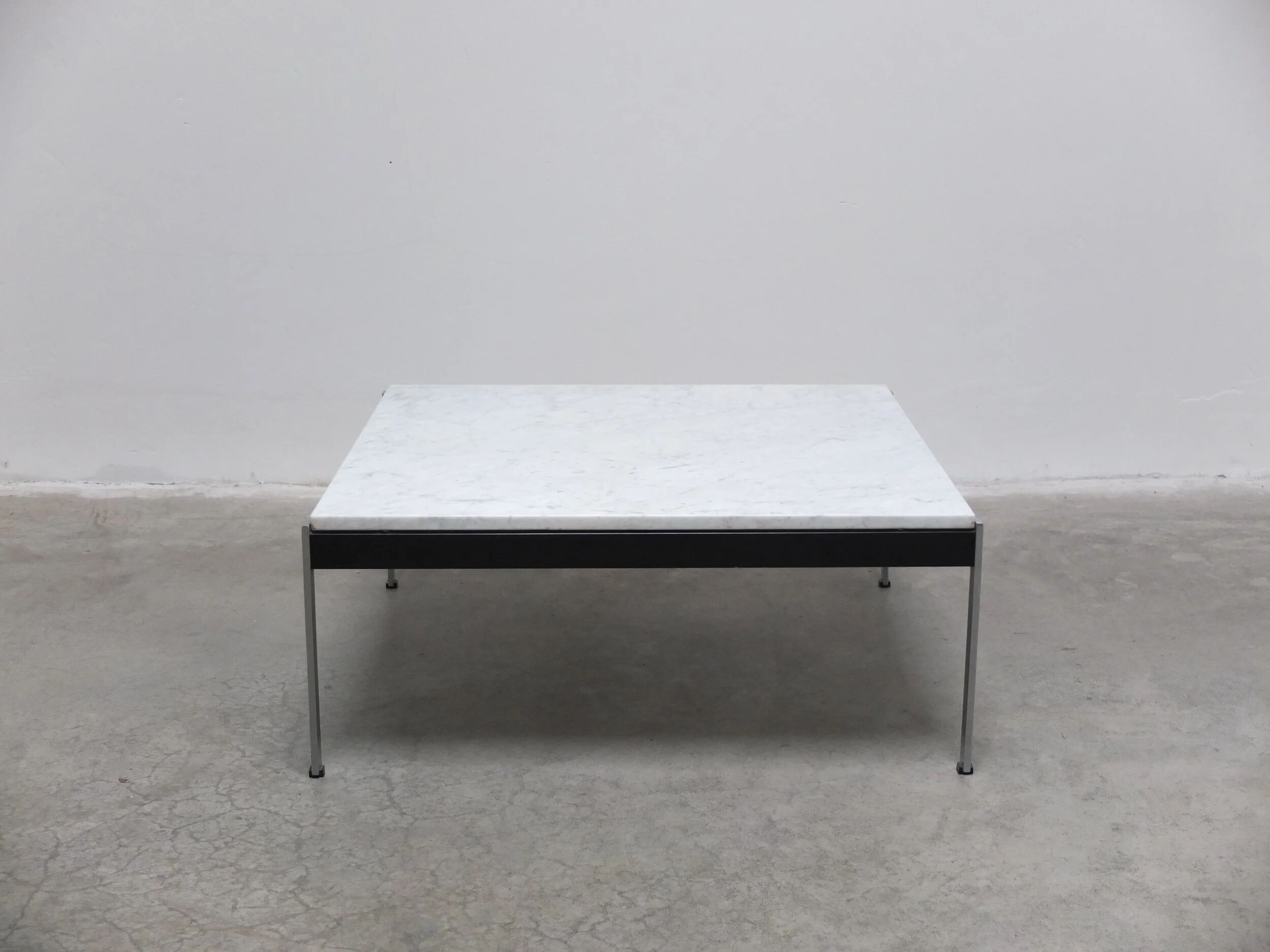 Table basse en marbre '020 Series' par Kho Liang Ie pour Artifort, 1958